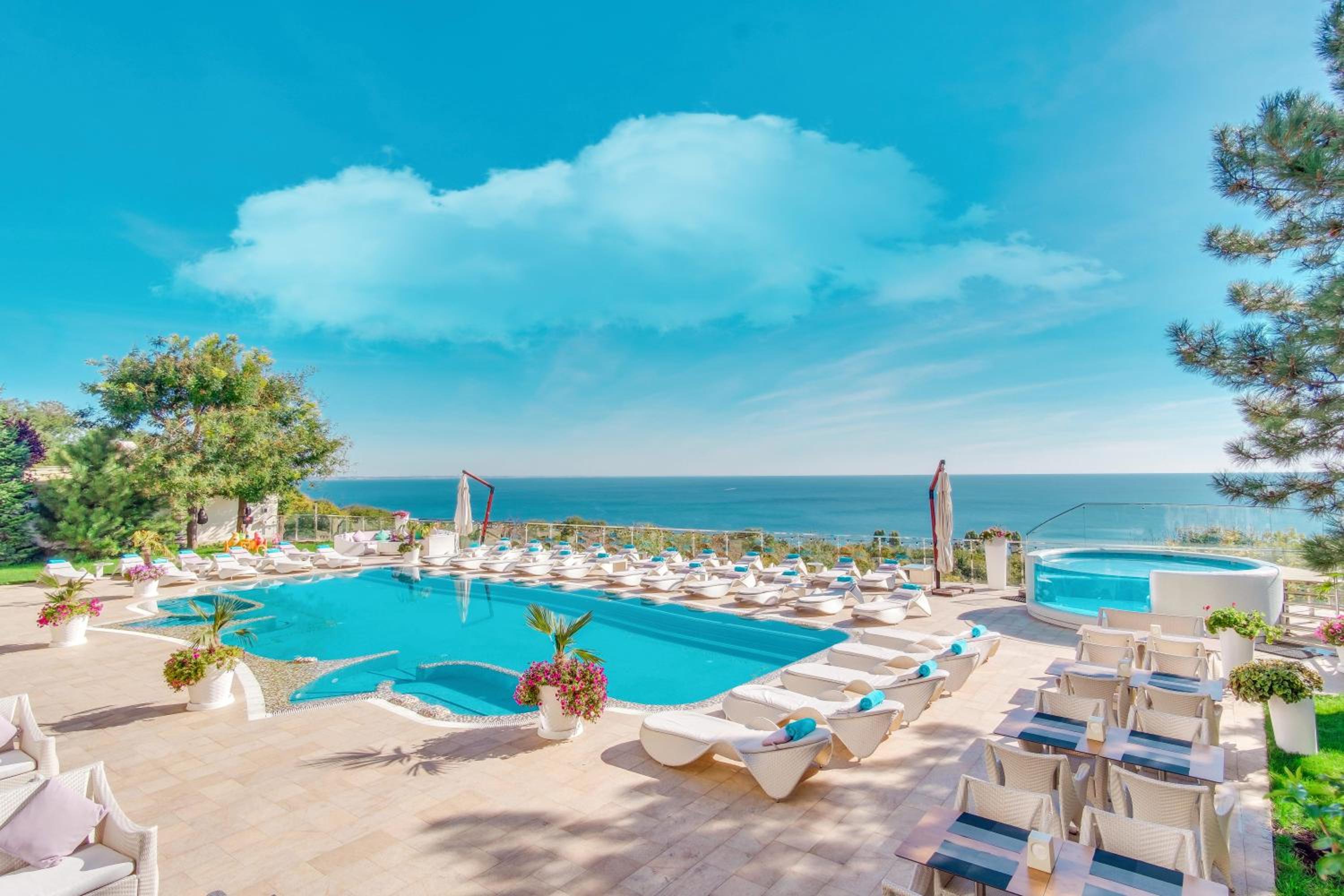 THE BEST APARTMENT ON THE SEASIDE IN ODESA! Luxury apartments in Arcadia, near seaside! view 3