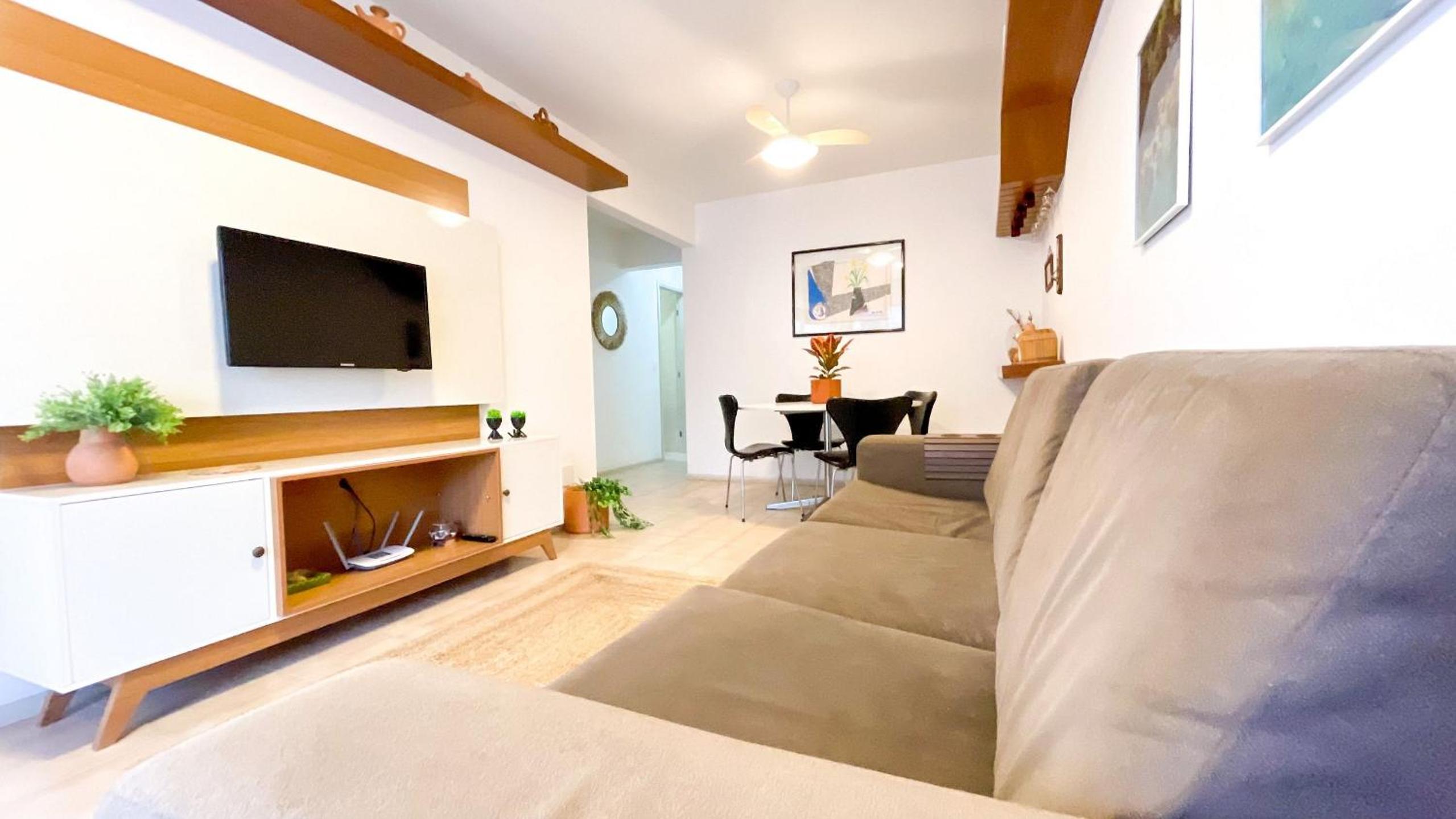 Charming Ocean Front Condominium with Swimming Pool