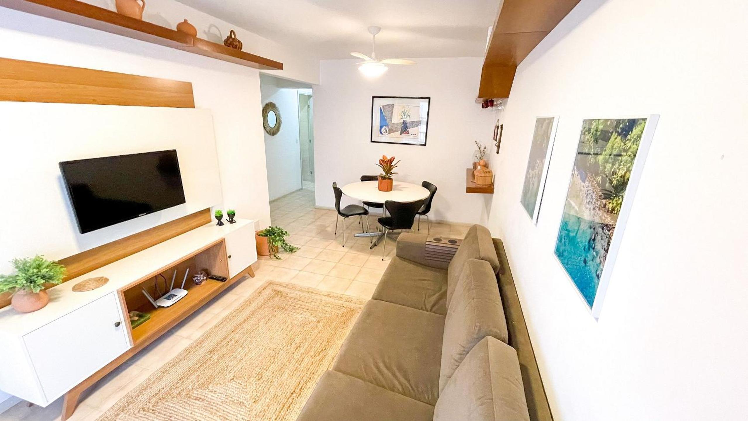 Charming Ocean Front Condominium with Swimming Pool