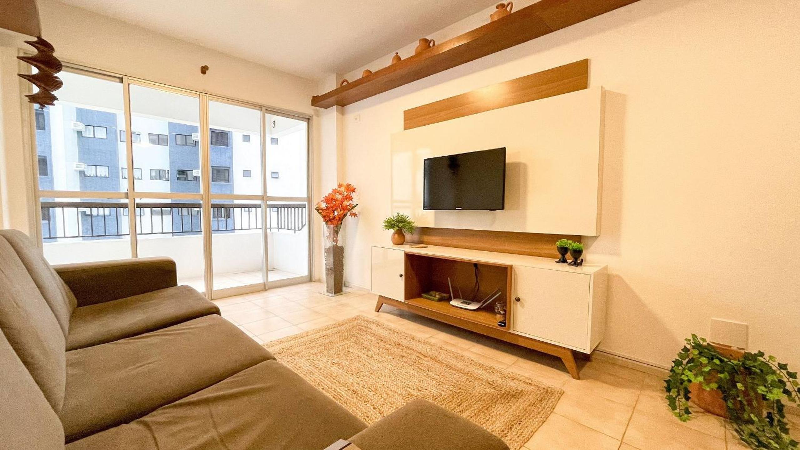 Charming Ocean Front Condominium with Swimming Pool