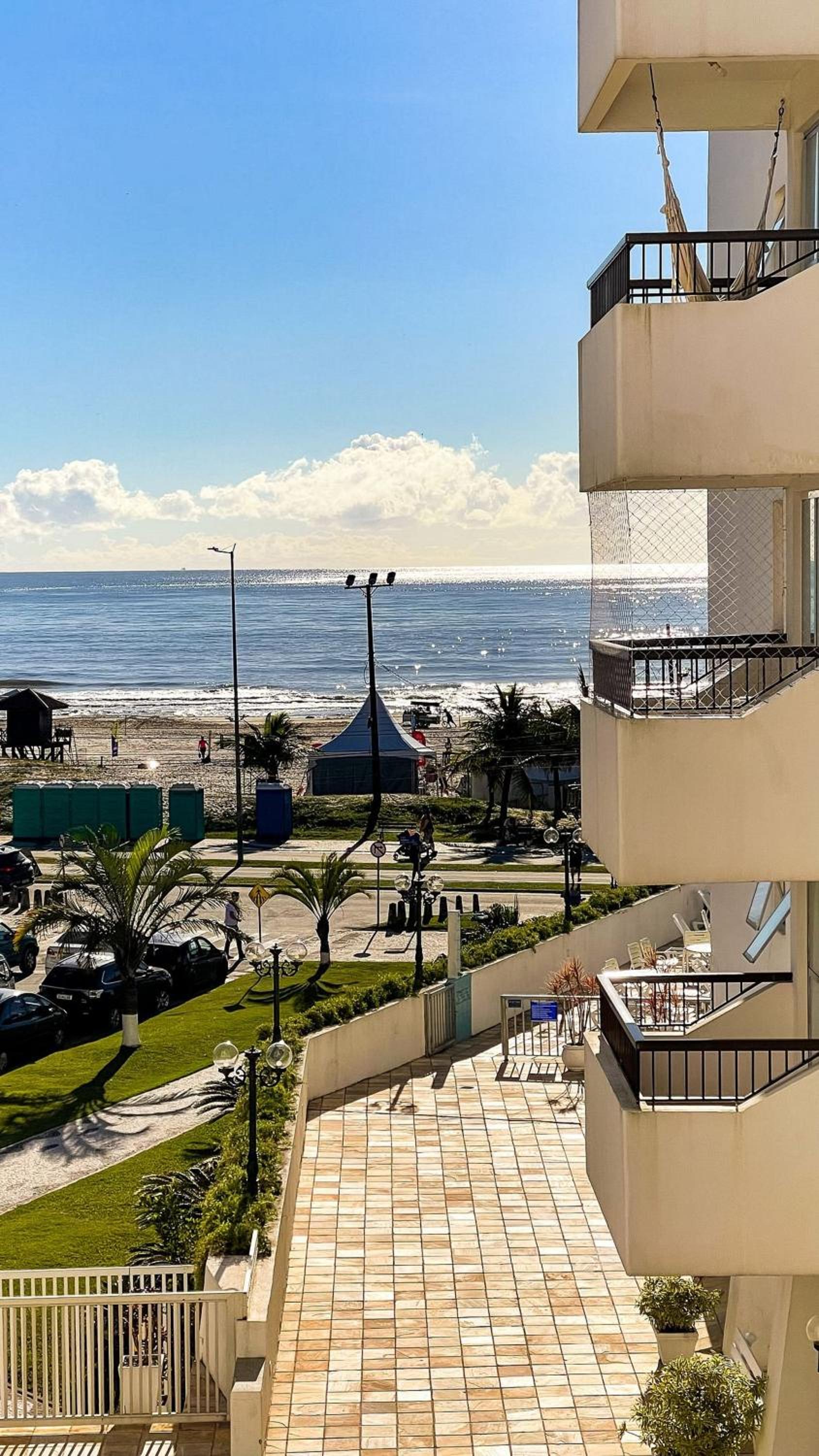 Charming Ocean Front Condominium with Swimming Pool