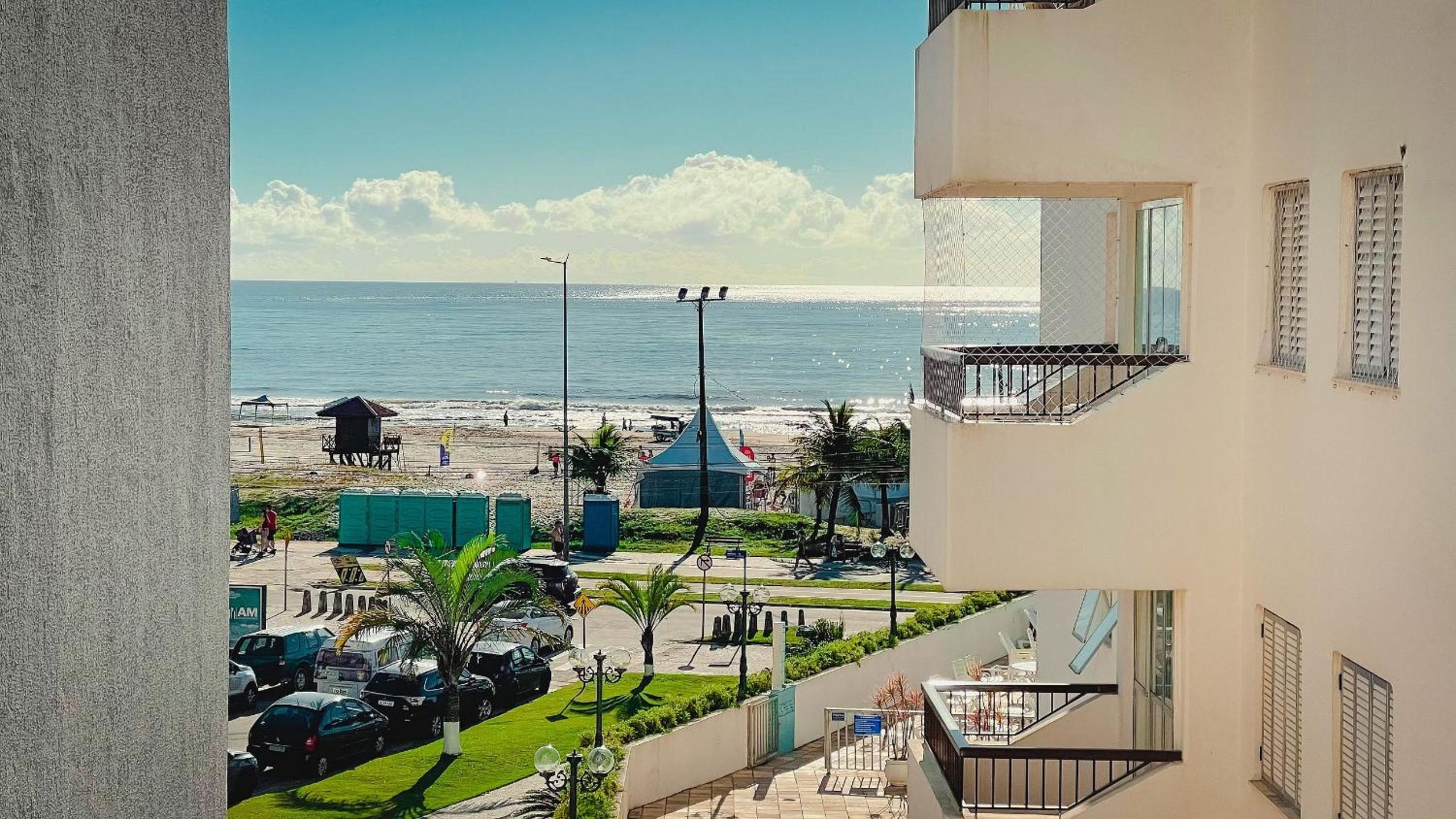 Charming Ocean Front Condominium with Swimming Pool