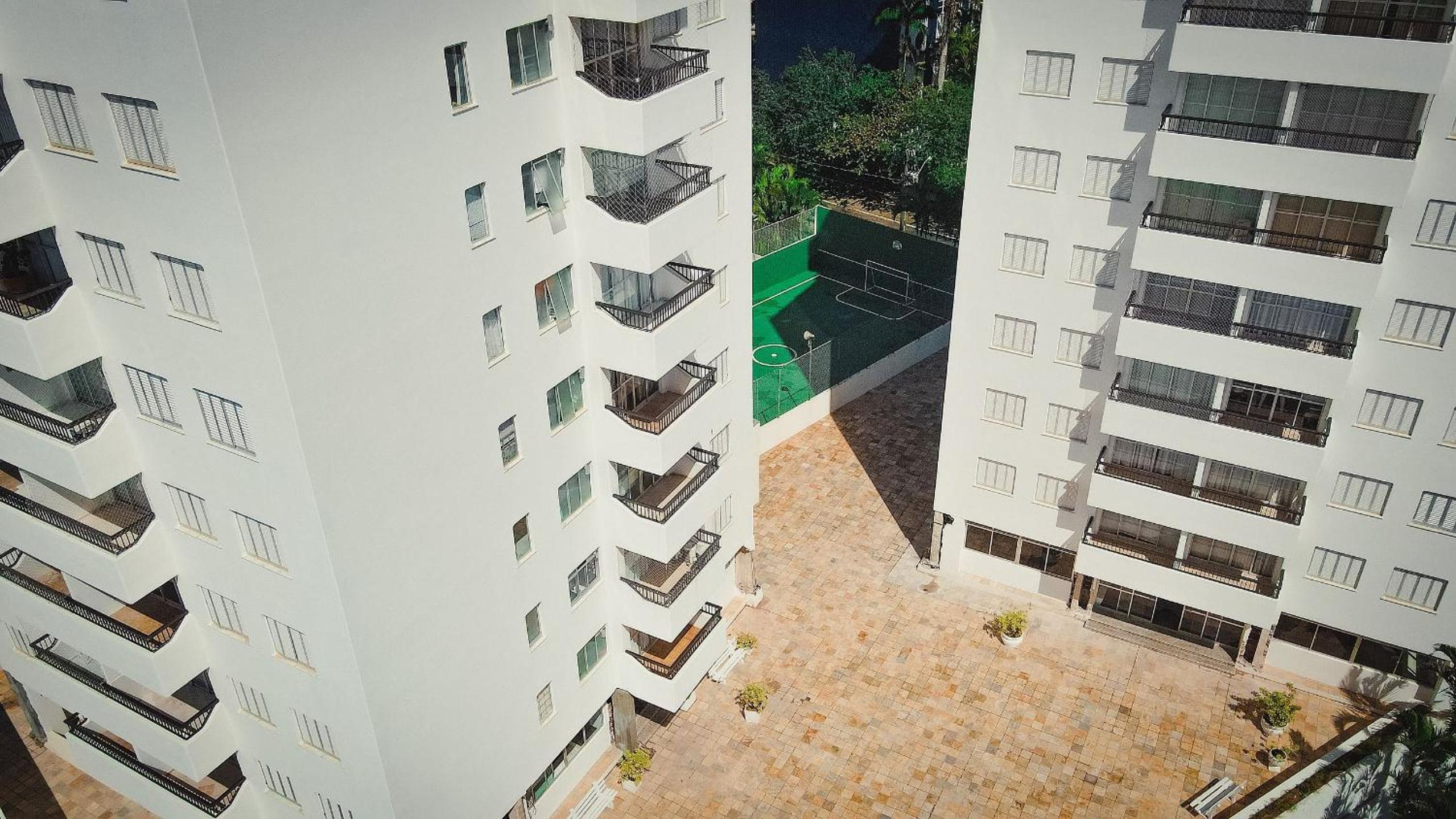 Charming Ocean Front Condominium with Swimming Pool