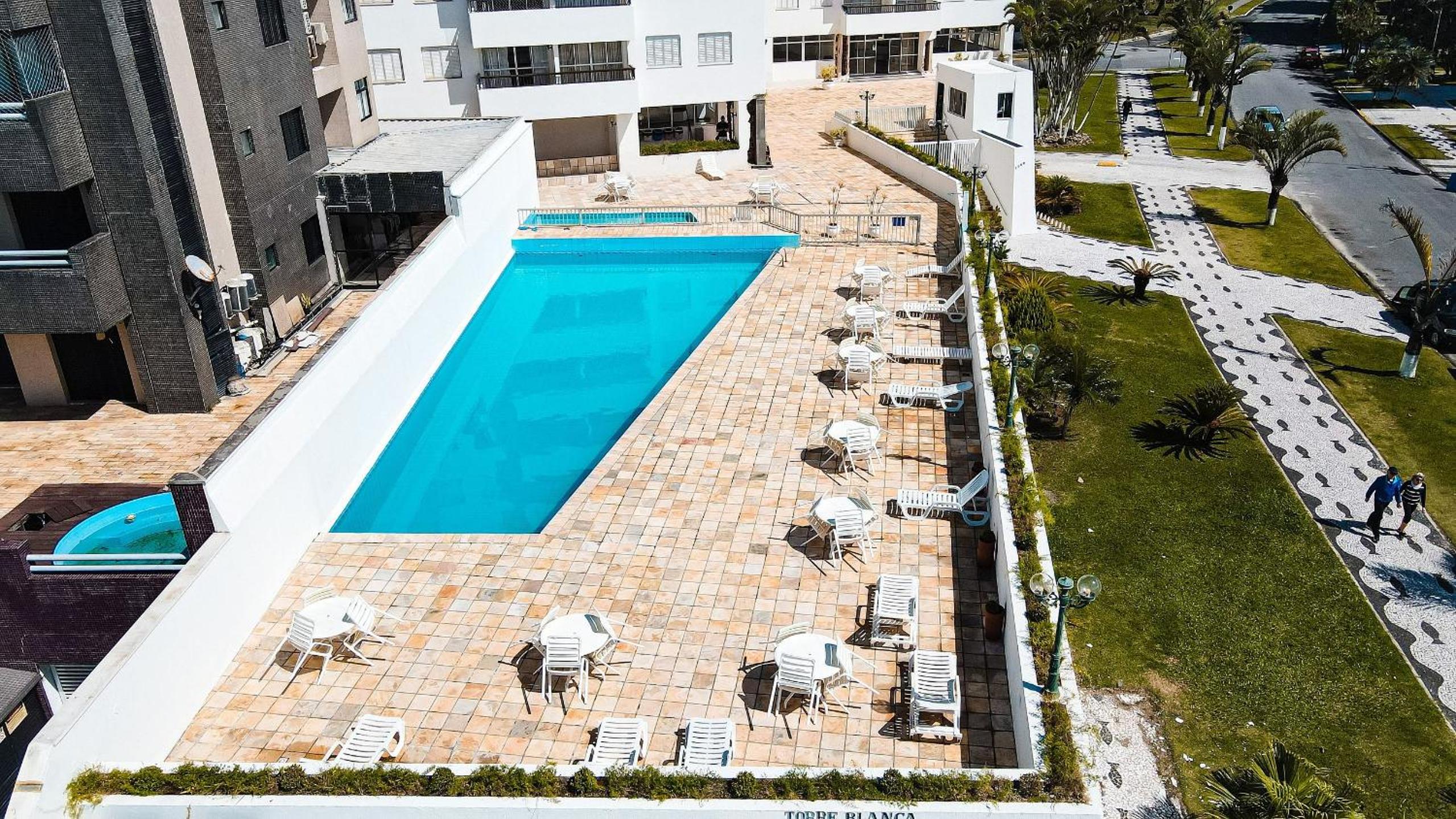 Charming Ocean Front Condominium with Swimming Pool