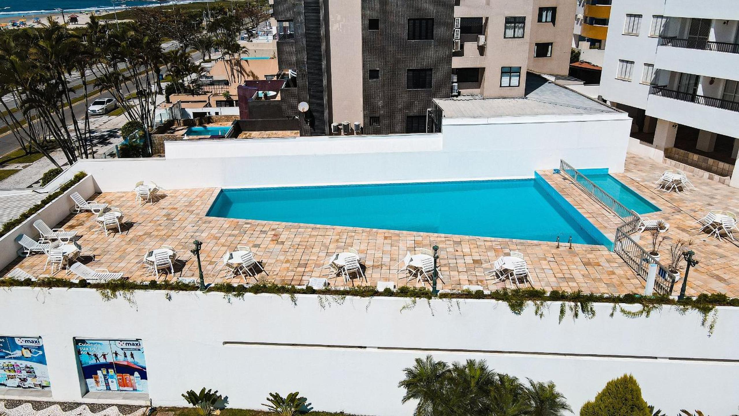 Charming Ocean Front Condominium with Swimming Pool