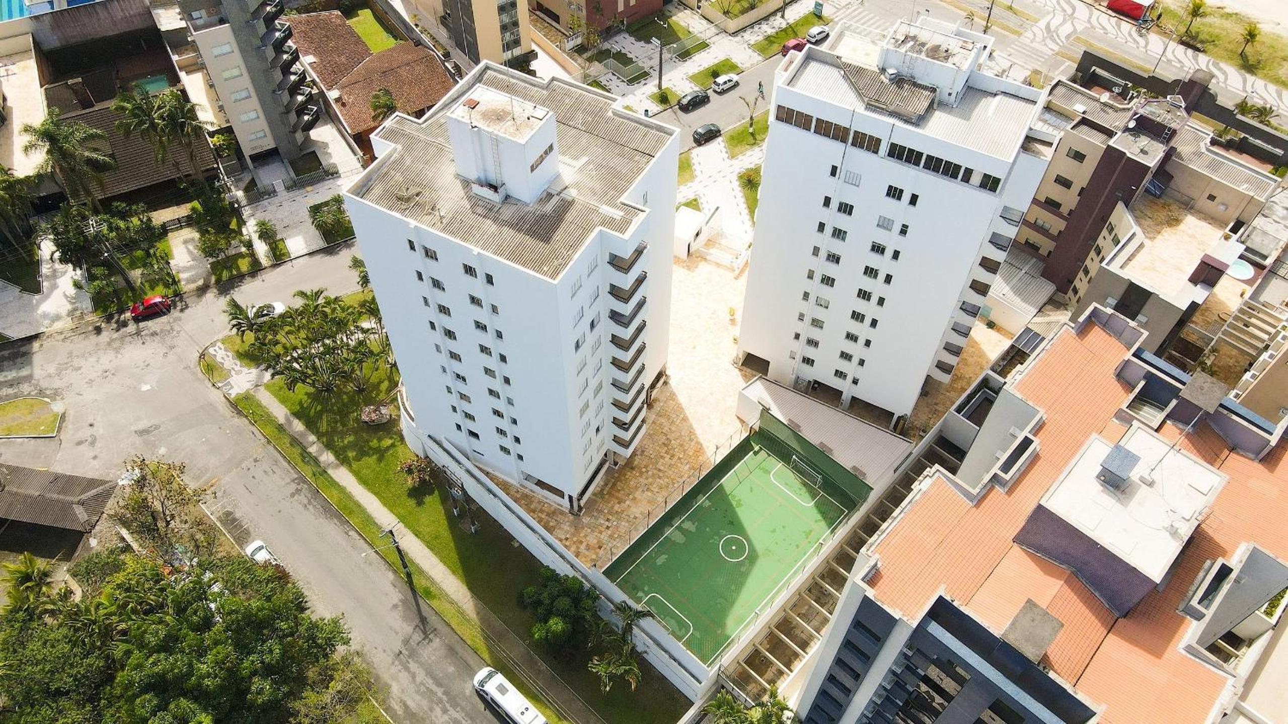 Charming Ocean Front Condominium with Swimming Pool