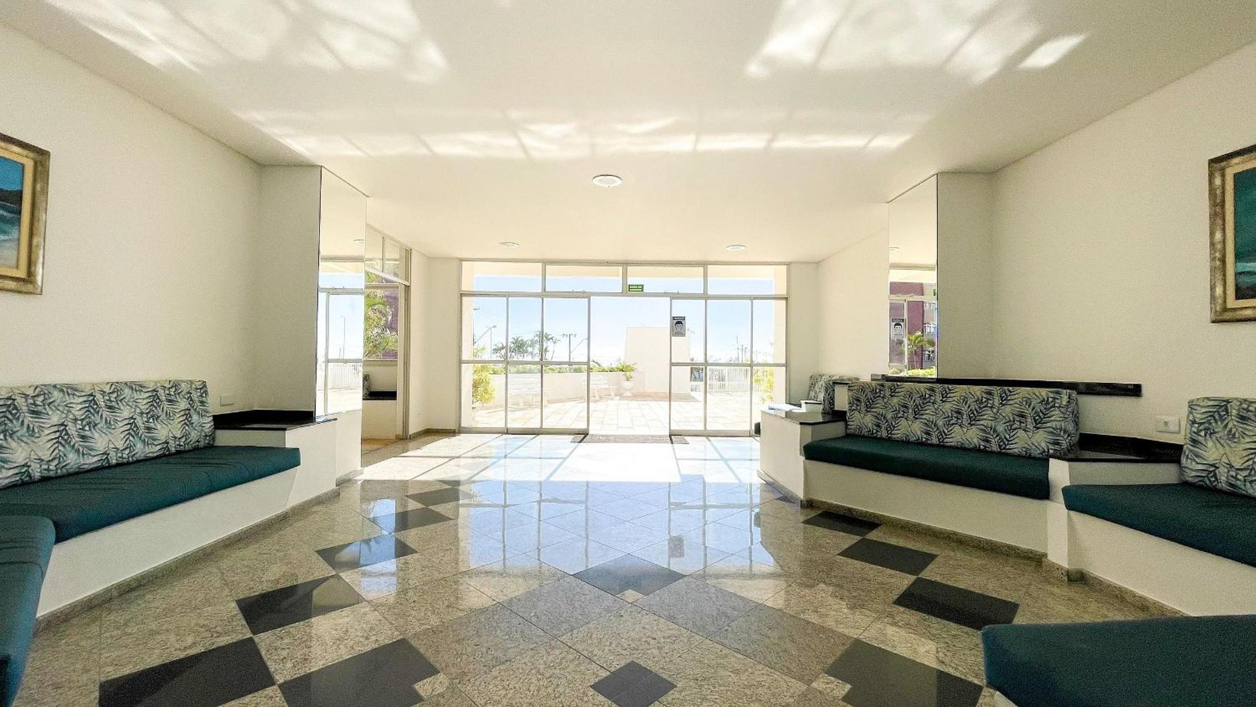 Charming Ocean Front Condominium with Swimming Pool