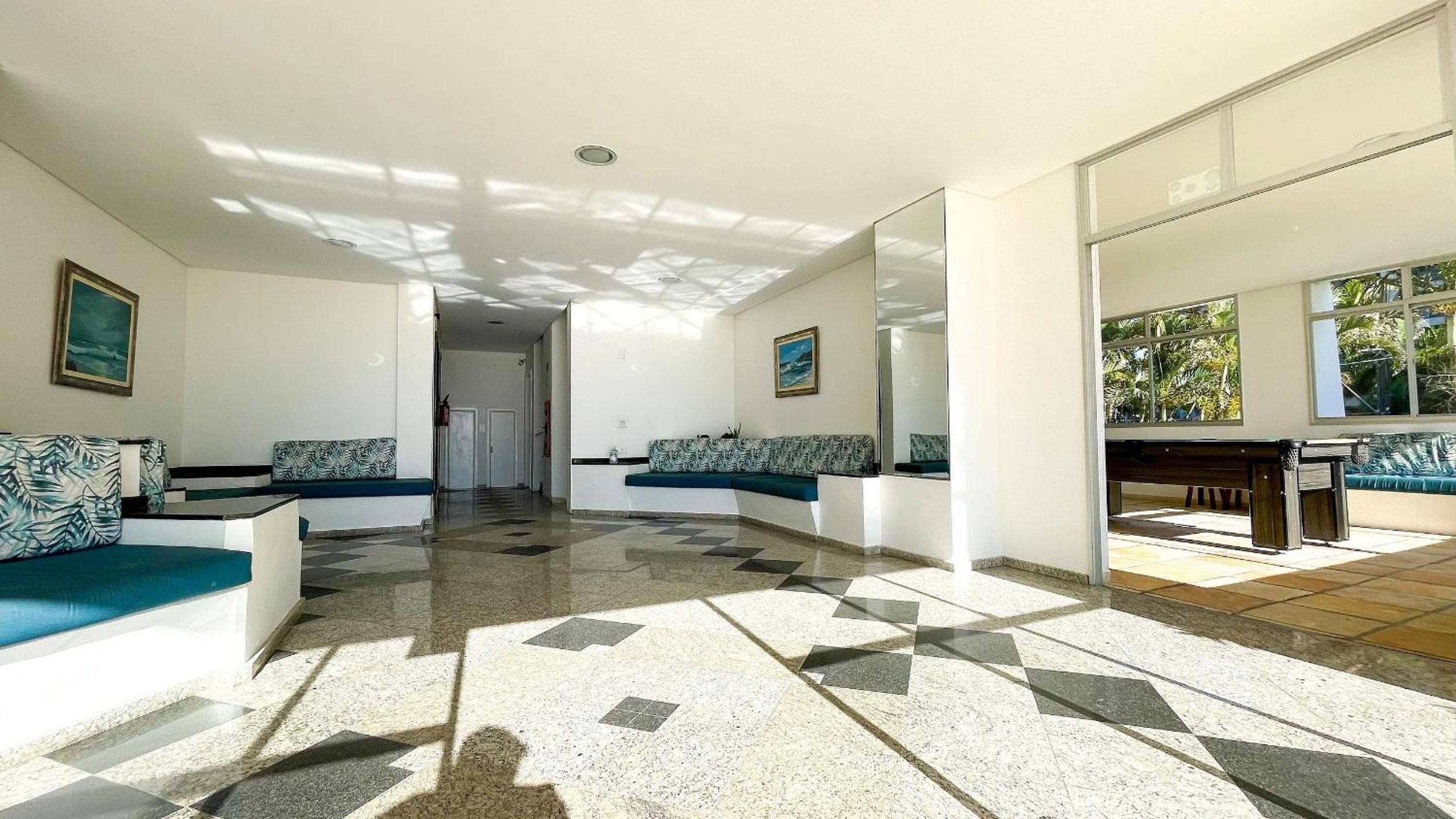Charming Ocean Front Condominium with Swimming Pool