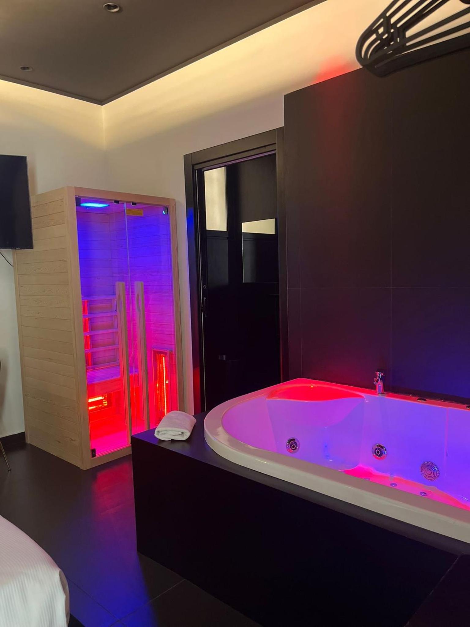 Maximum hub suite&spa photo 5