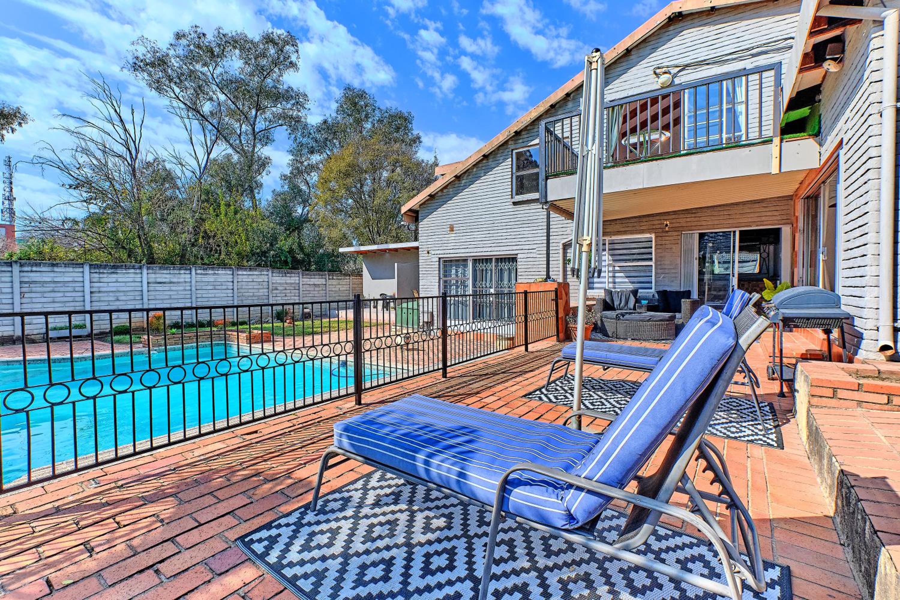 Charming House in Sandton with an inverter