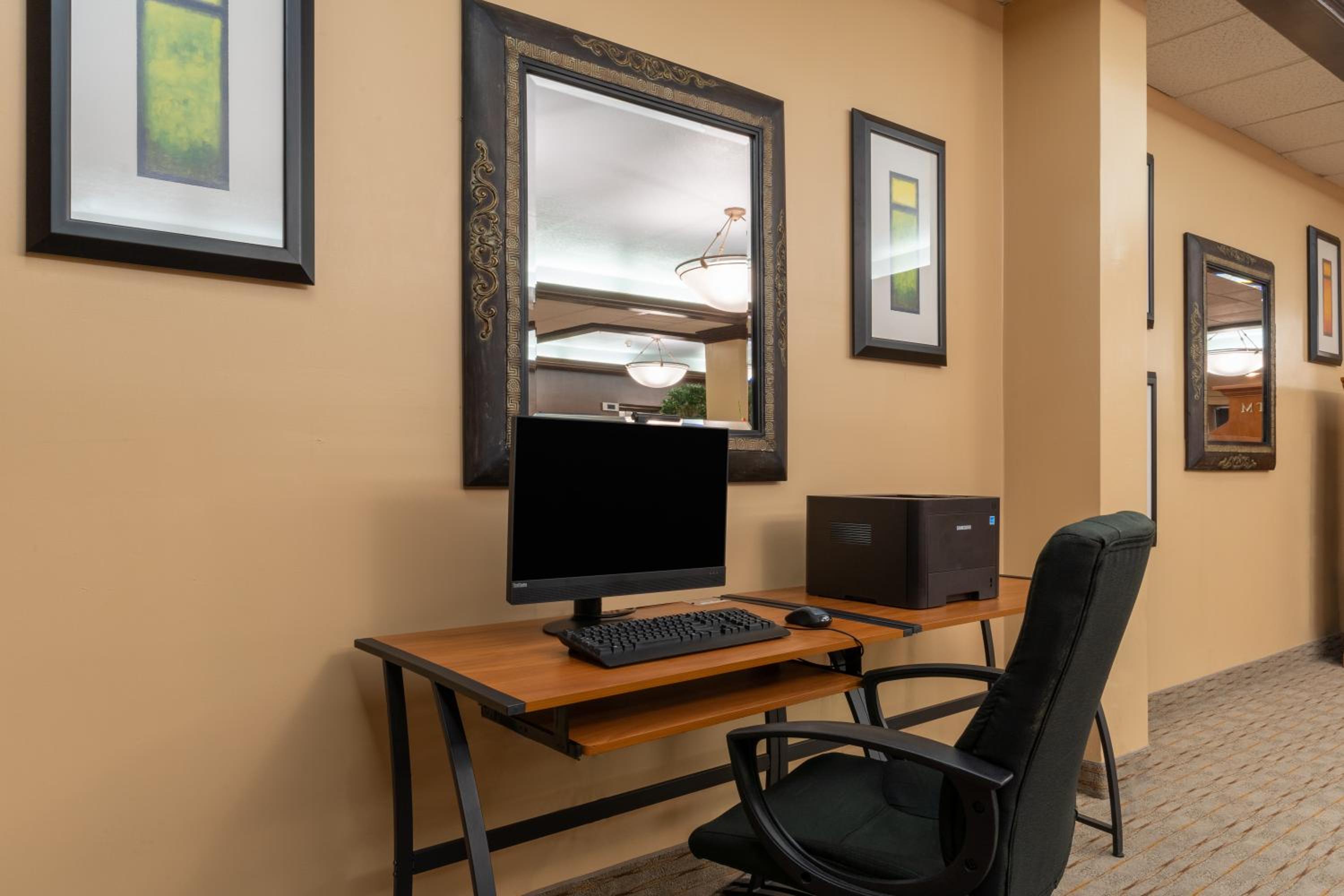 Reno Vacations - Ramada by Wyndham Reno Hotel Casino - Property Image 30