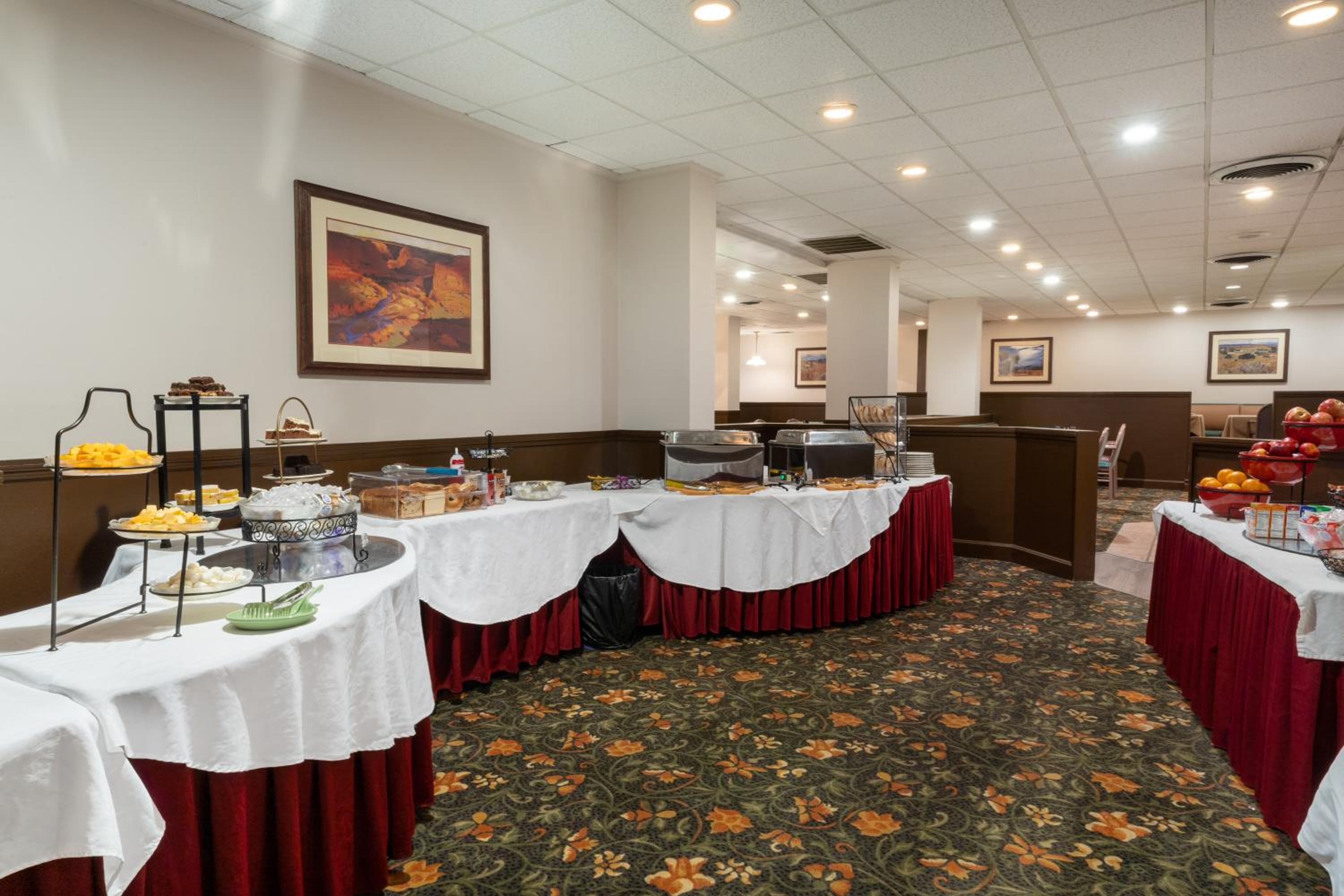 Reno Vacations - Ramada by Wyndham Reno Hotel Casino - Property Image 29