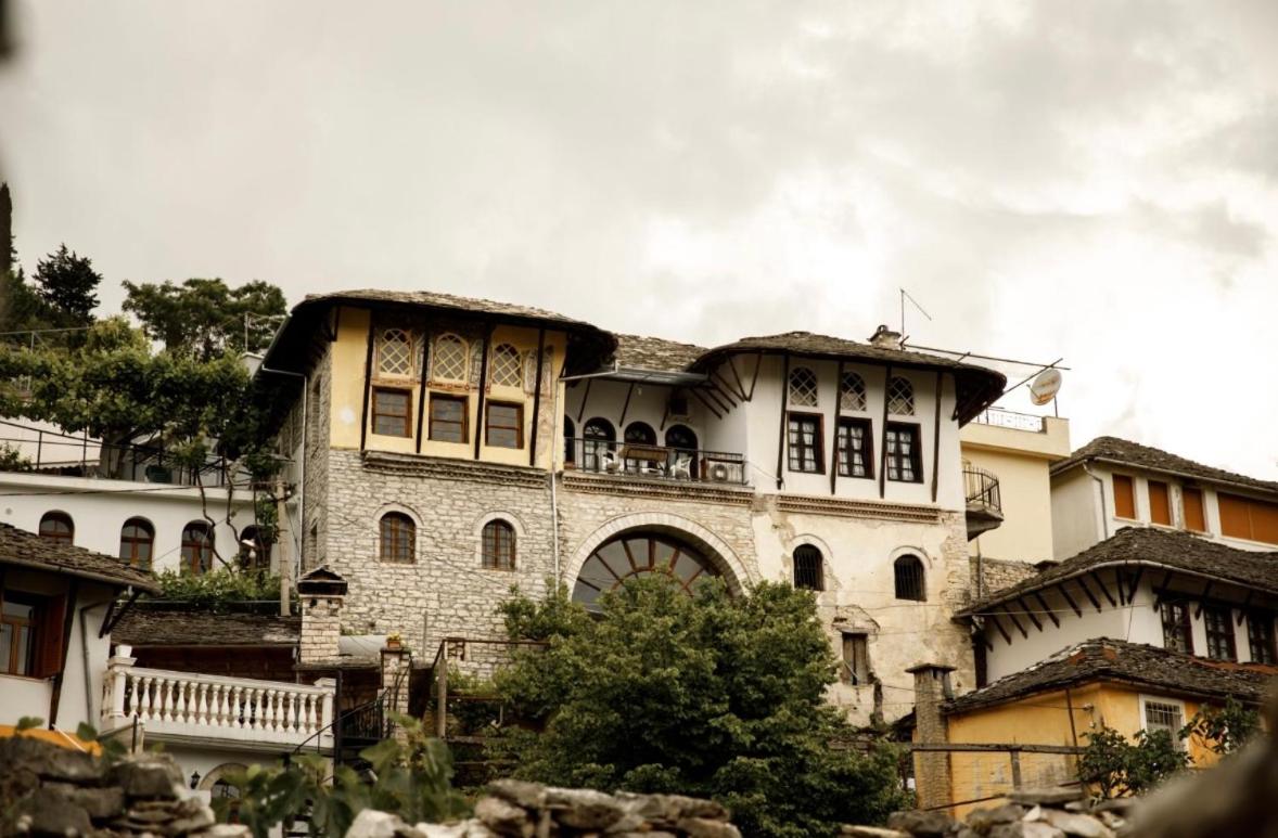 Hotel Emblematic House Apartment 1 - Image 1