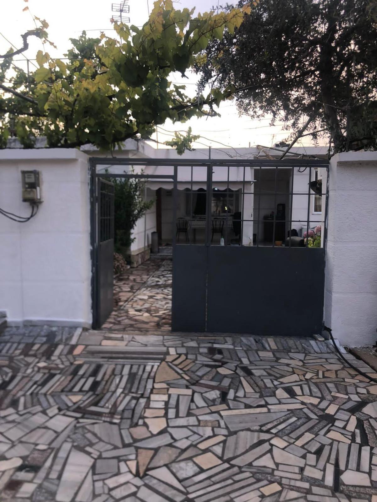 Flora’s place