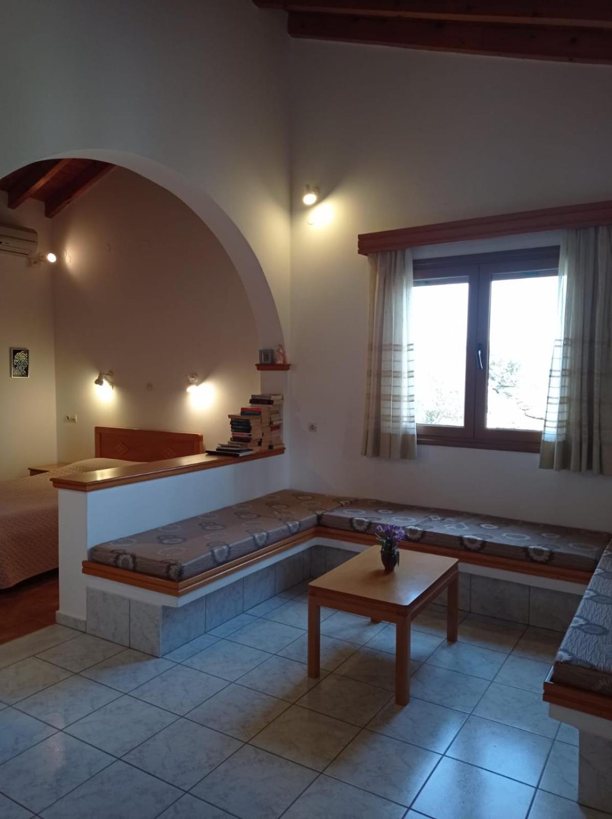 Studios Ioanna Limnionas Samos
