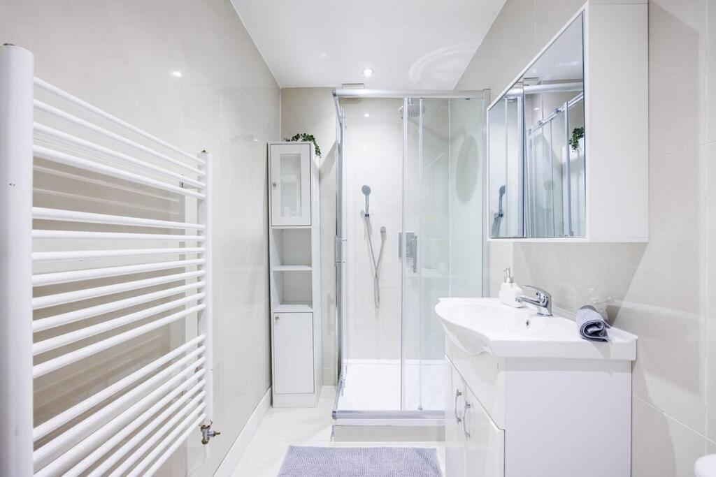 Pimlico Riverside- Amazing 1 bed