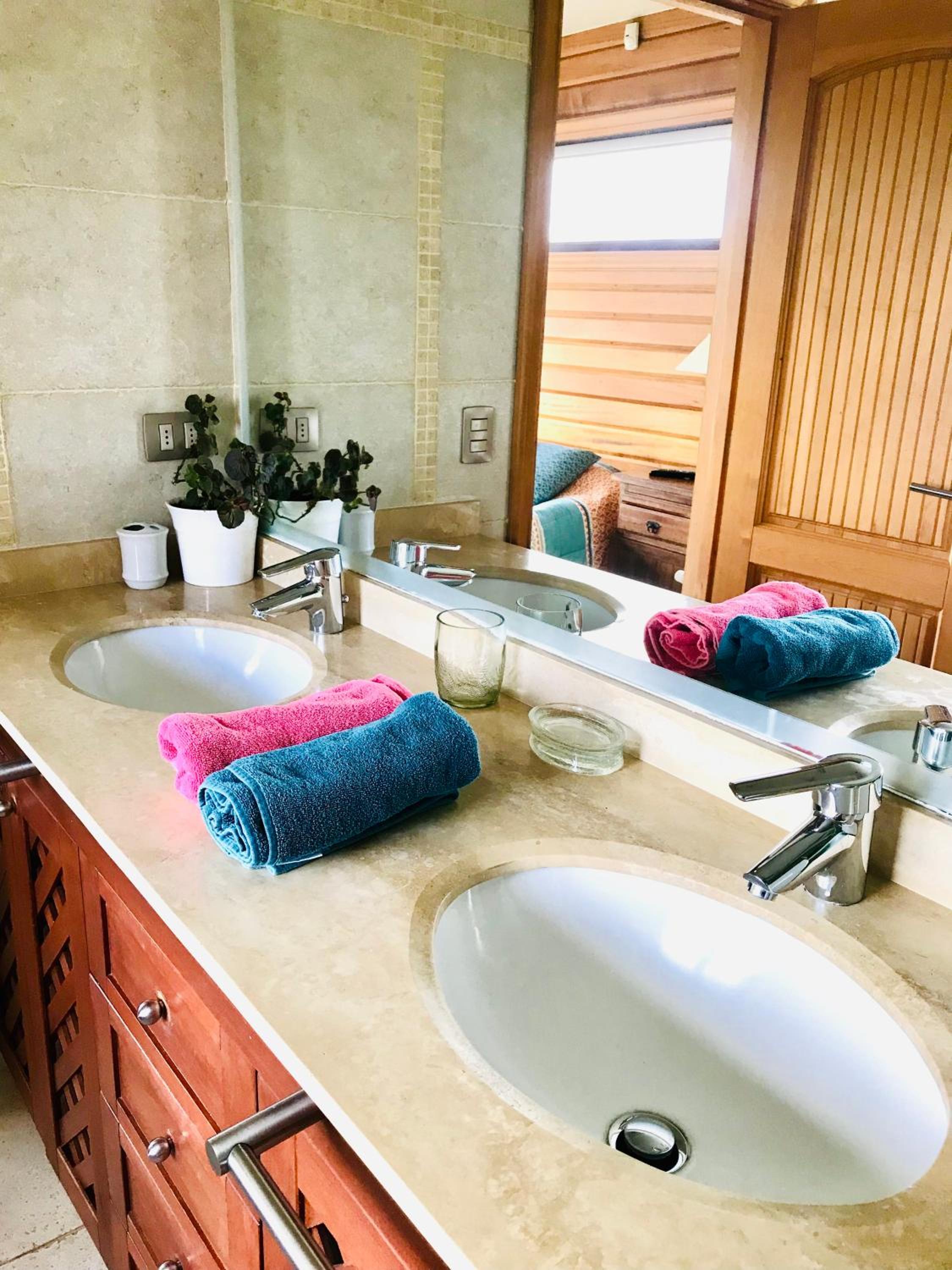 Casa Familiar con Vista al campo y al lago
