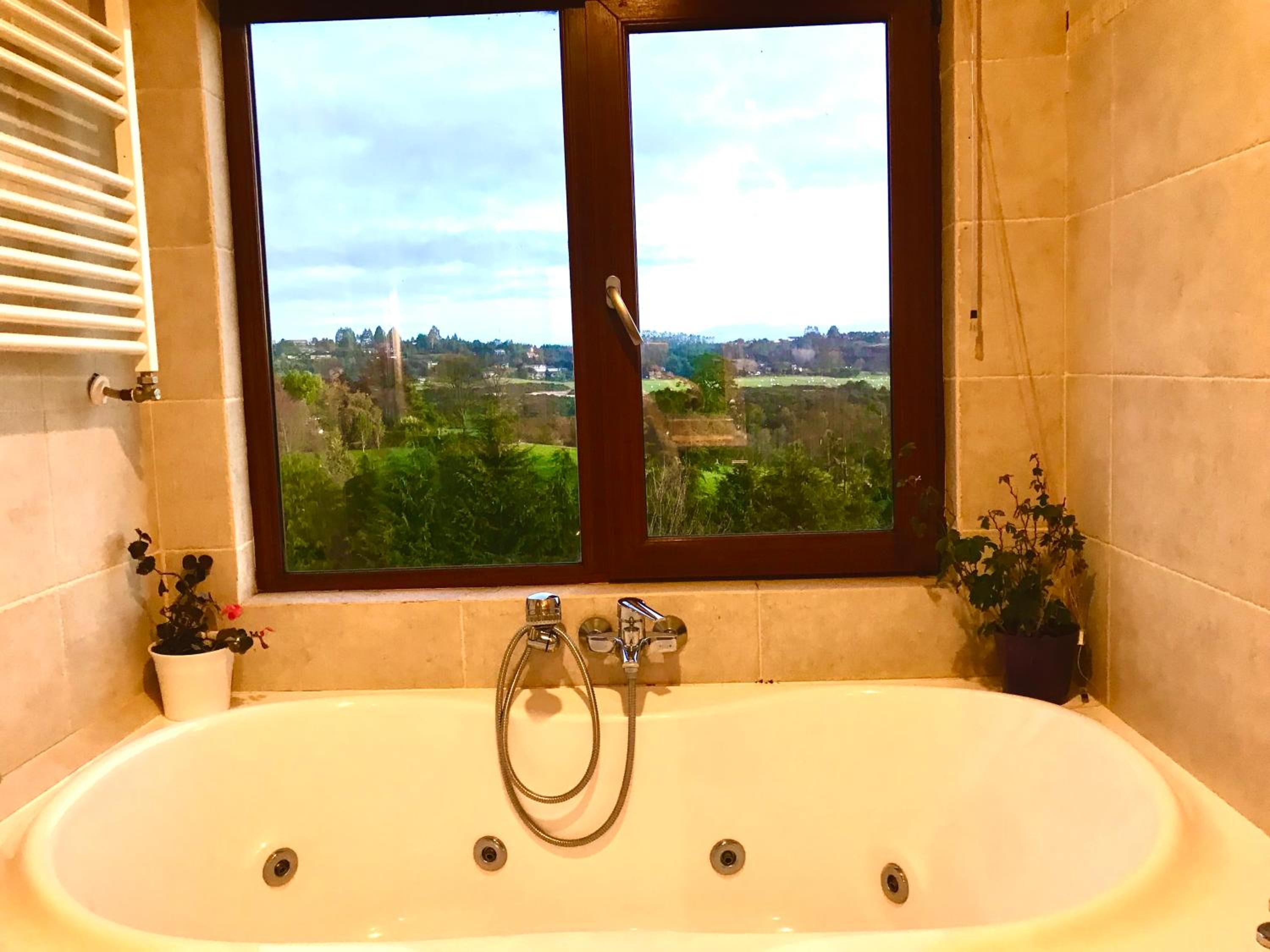 Casa Familiar con Vista al campo y al lago