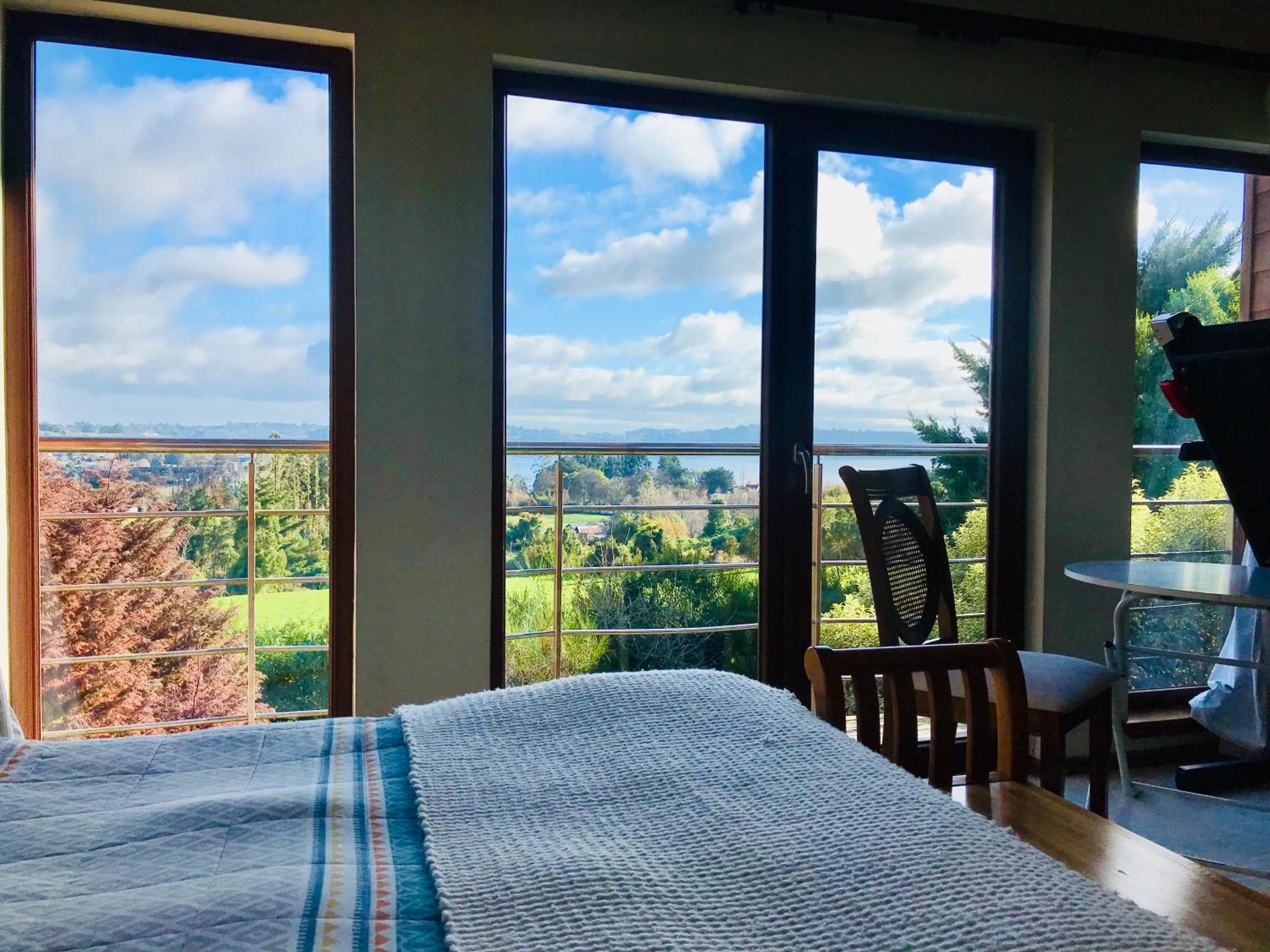 Casa Familiar con Vista al campo y al lago