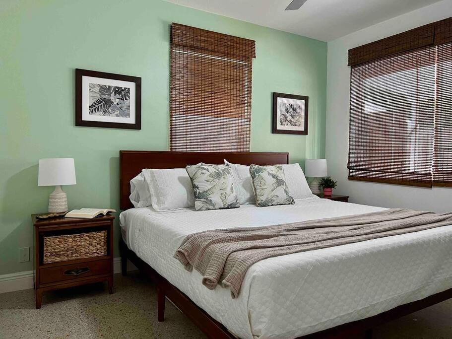New! Tropical Hideaway near Beach! Tons of Parking view 5