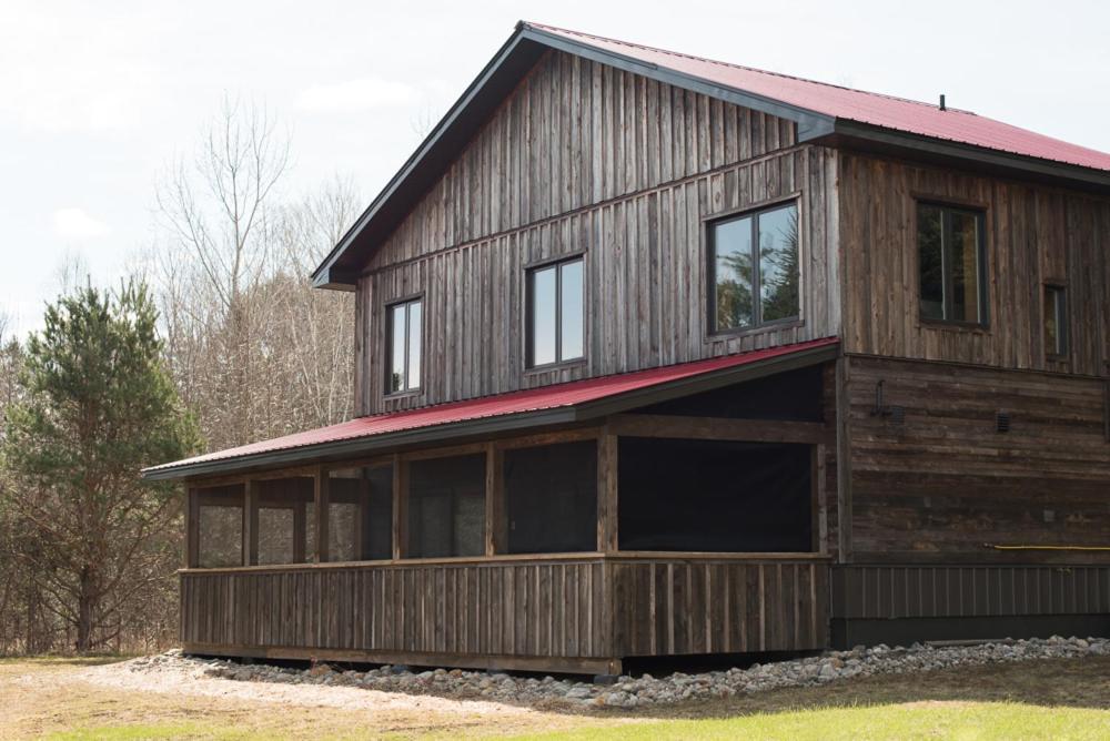 Country Cottage on 80 Acre Farm