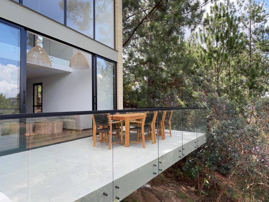 Aqua Guatapé - Lakeside Luxury Villa