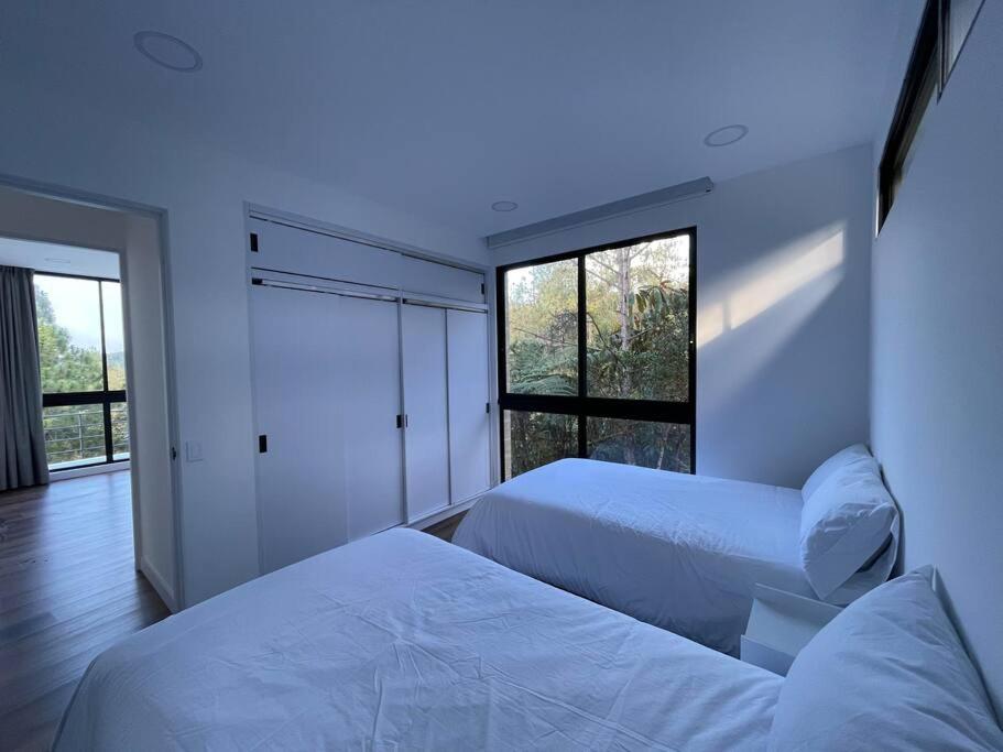 Aqua Guatapé - Lakeside Luxury Villa