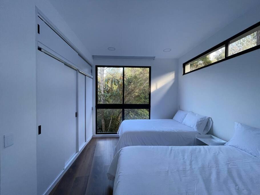 Aqua Guatapé - Lakeside Luxury Villa