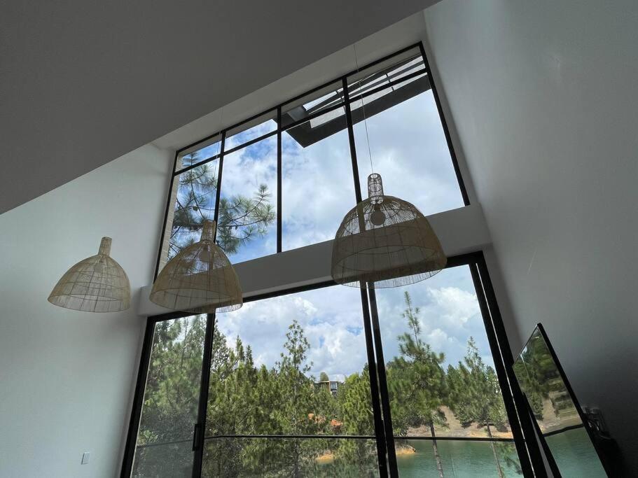Aqua Guatapé - Lakeside Luxury Villa