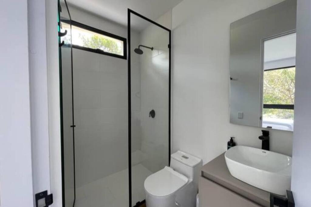 Aqua Guatapé - Lakeside Luxury Villa