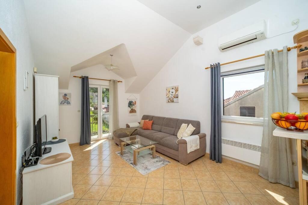 Adriatic Sea View Penthouse Apartment with parking - 5 min walk to coast view 4