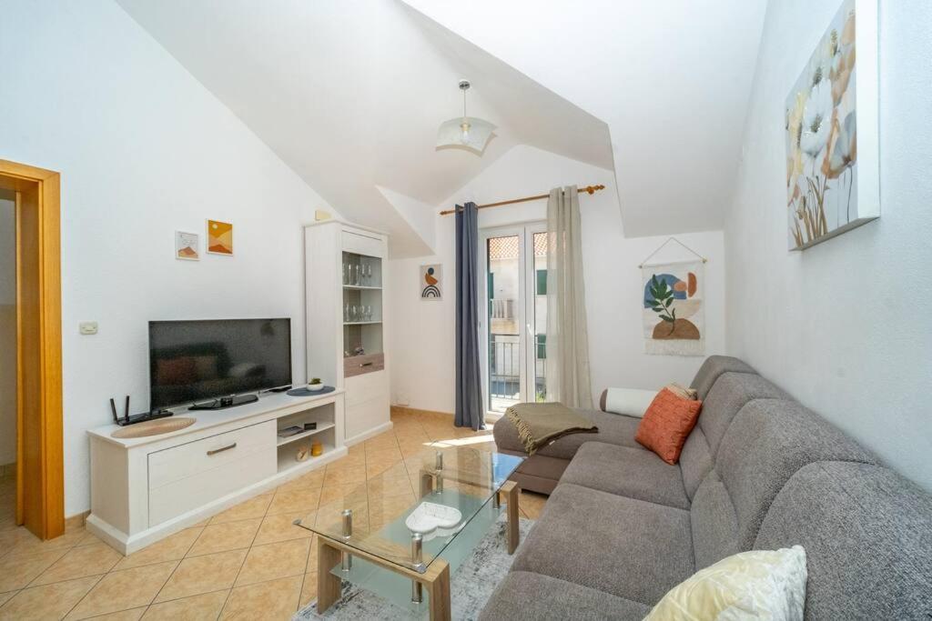 Adriatic Sea View Penthouse Apartment with parking - 5 min walk to coast view 3