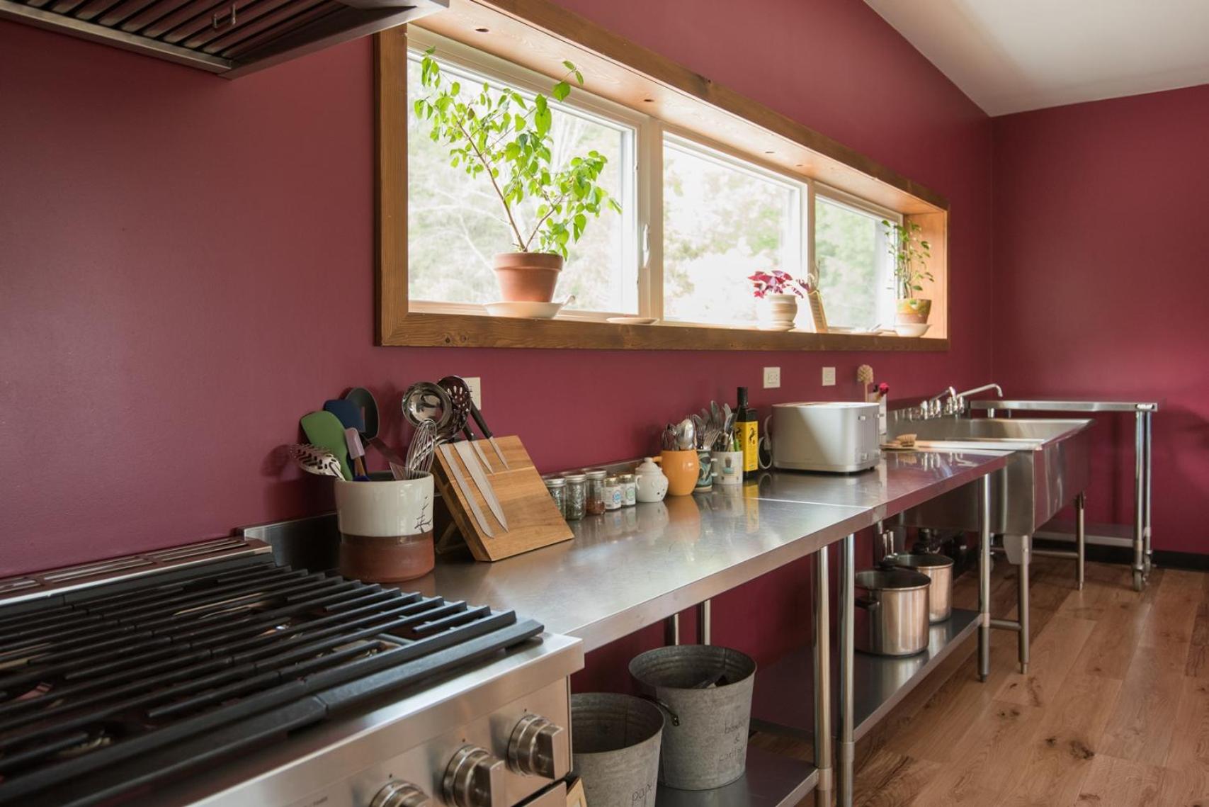 Country Cottage on 80 Acre Farm