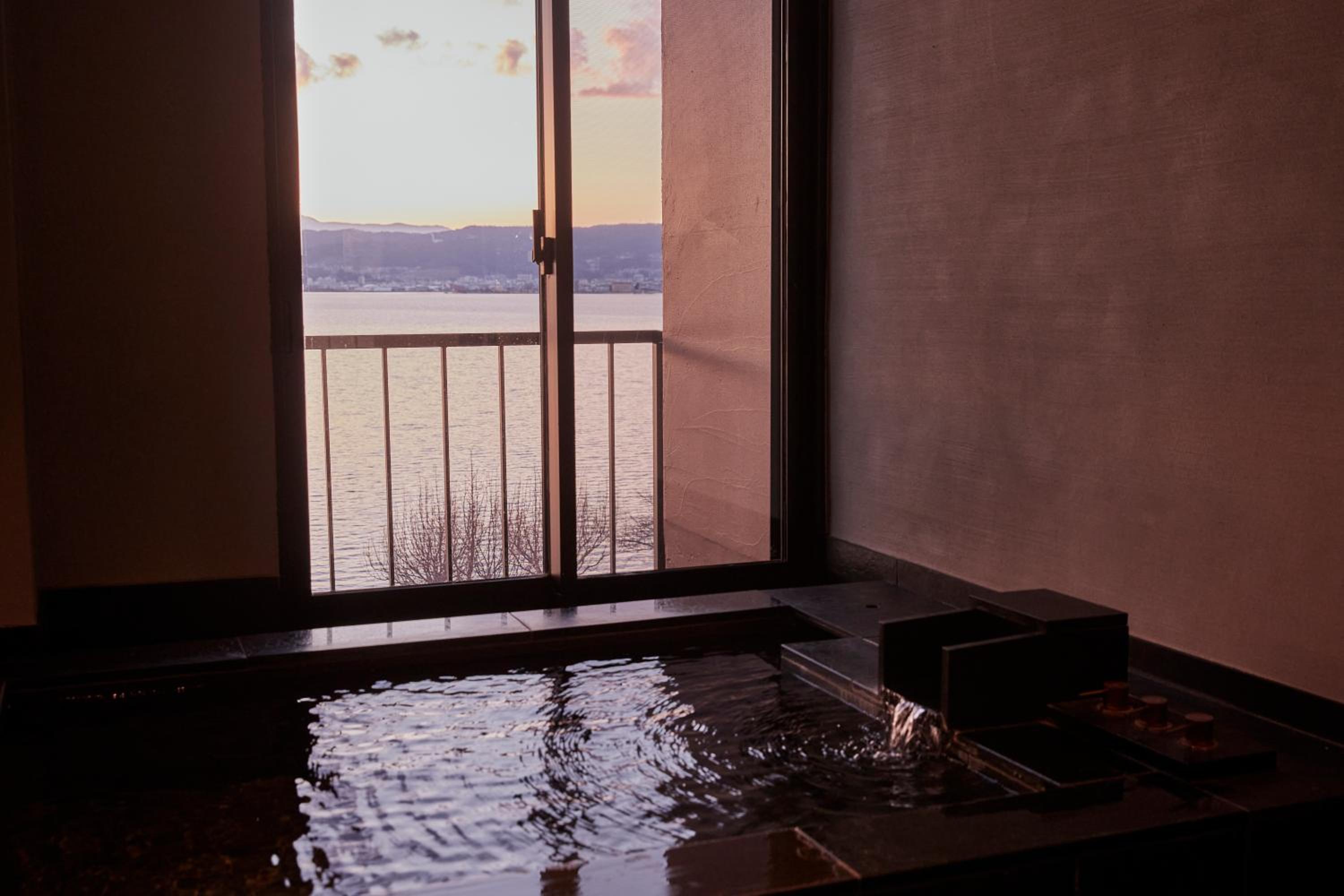 Kamisuwa Onsen Shinyu