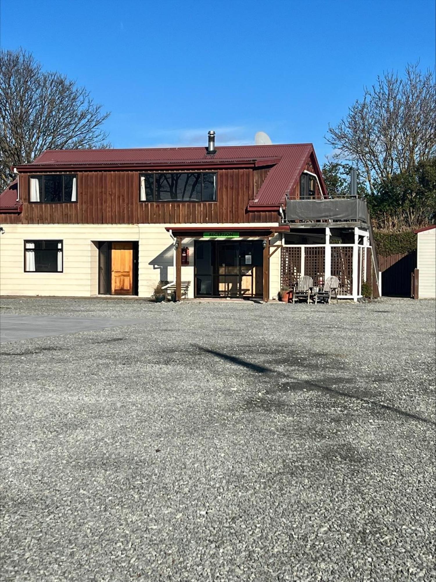 Pinewood Motels