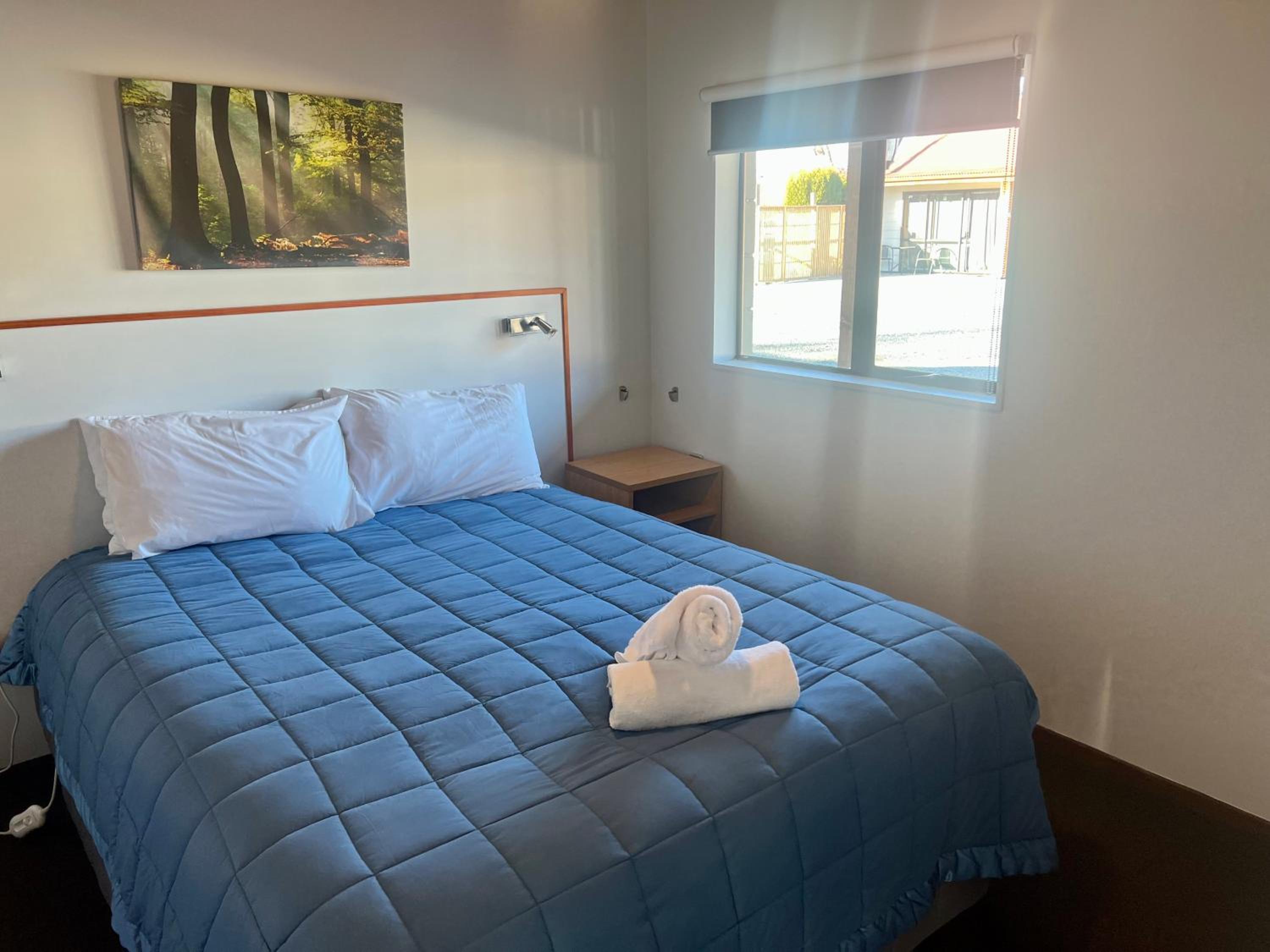 Pinewood Motels