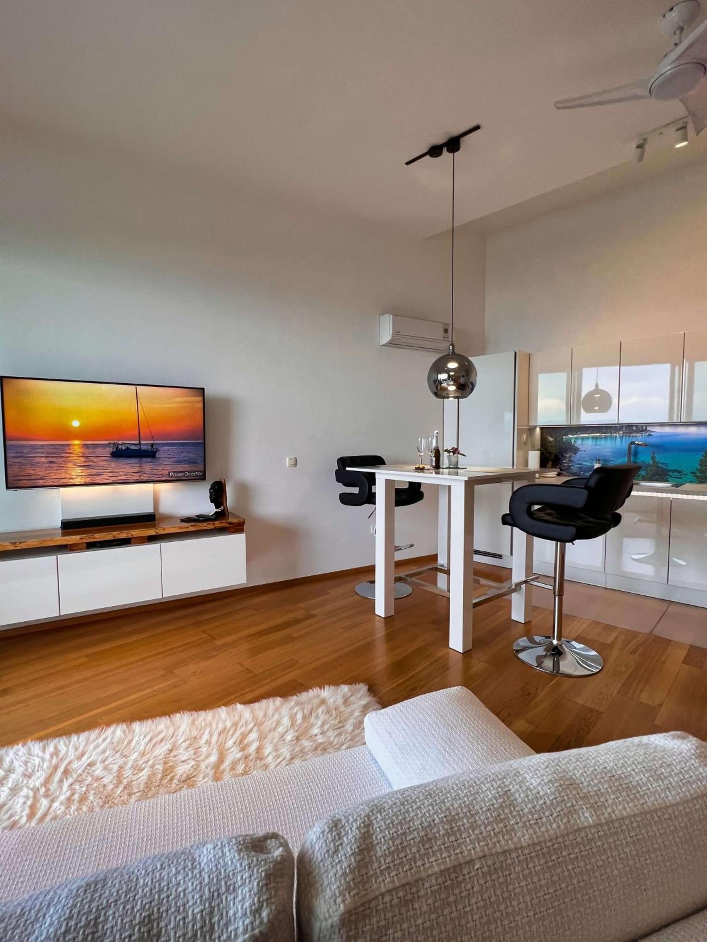 Lux -Luxury Sea and Mountains View Apartment-NEW