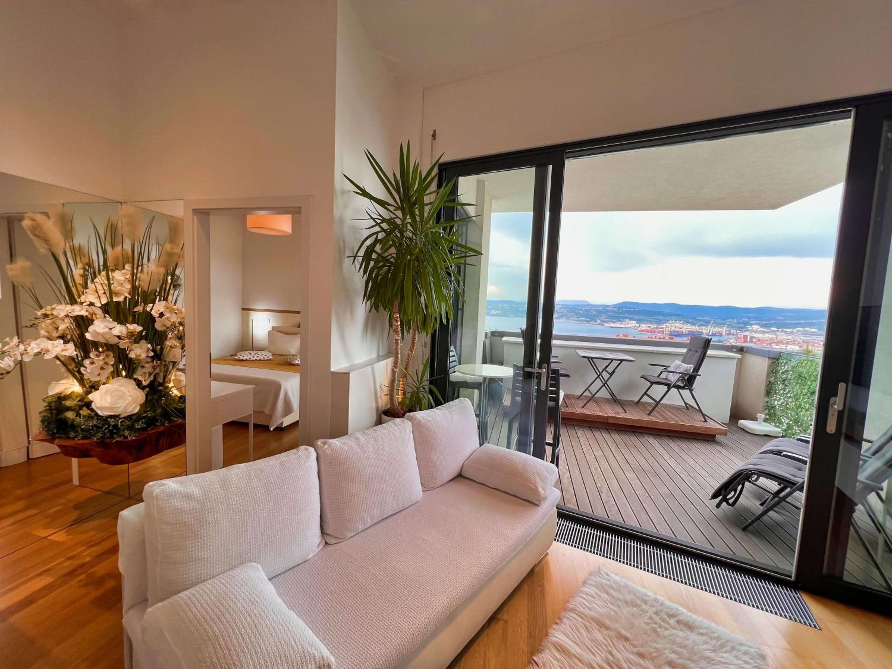 Lux -Luxury Sea and Mountains View Apartment-NEW