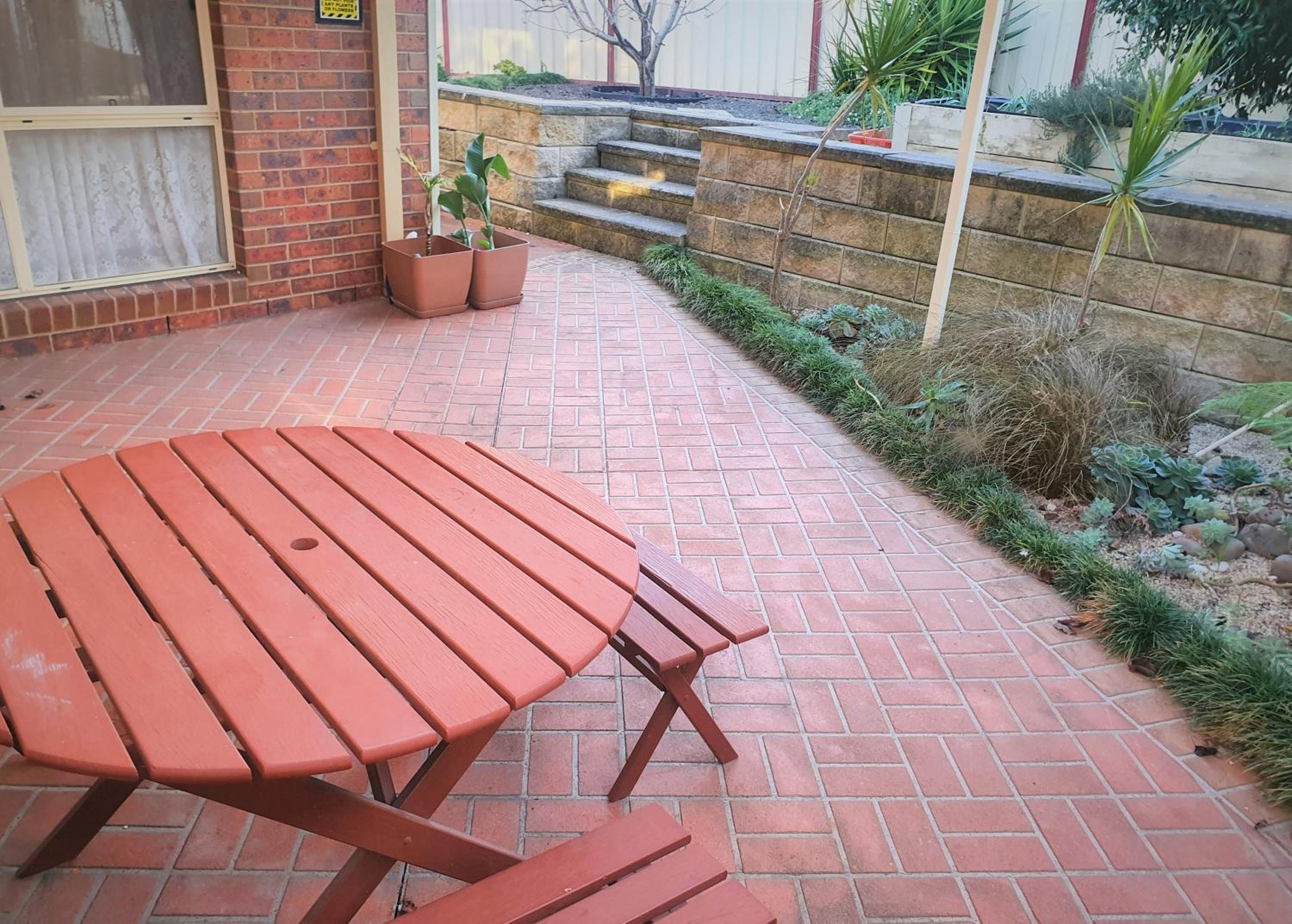 Roxy - A Spacious Cosy Getaway - Near Mel Airport
