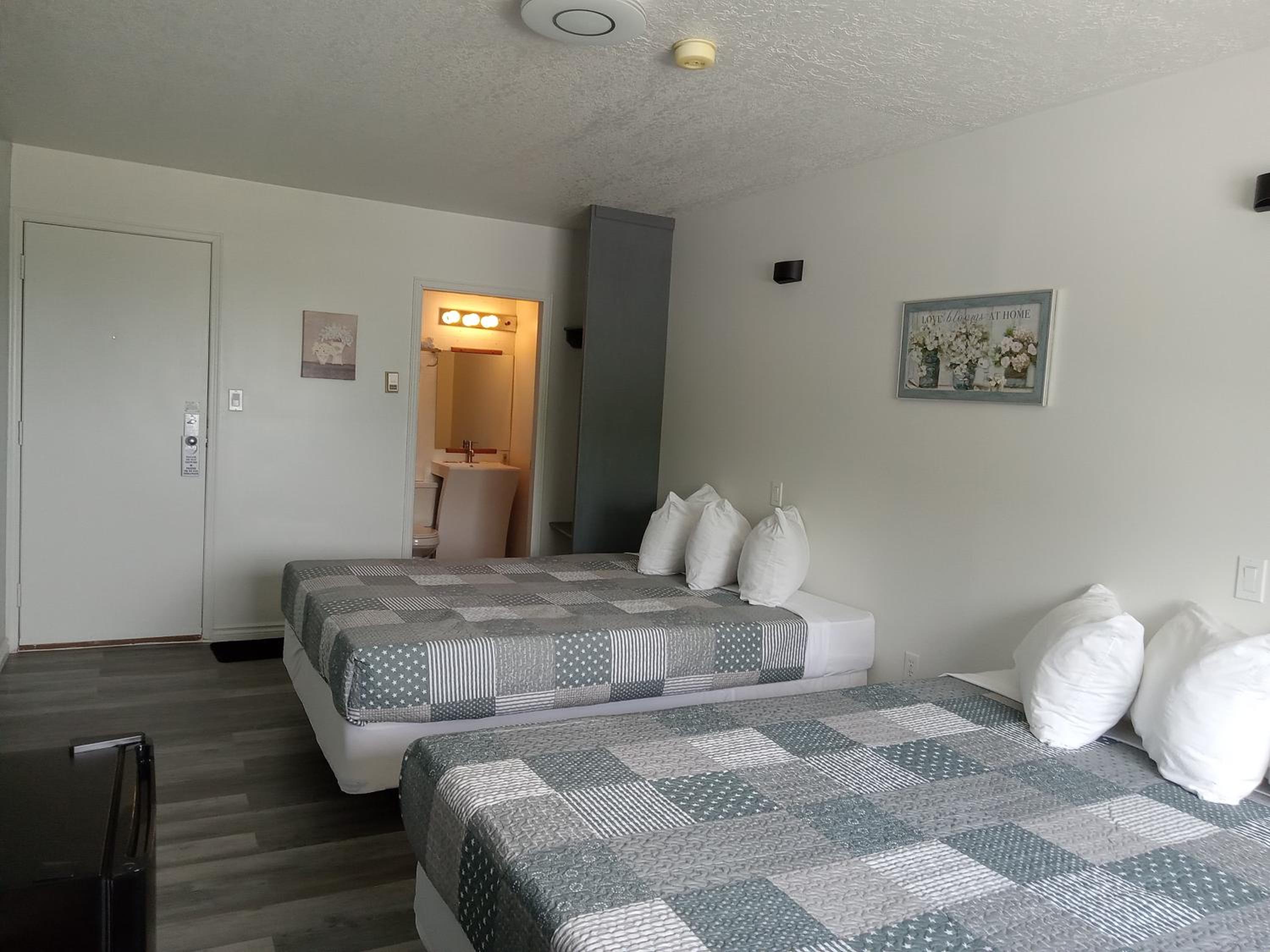 Cardston Inn