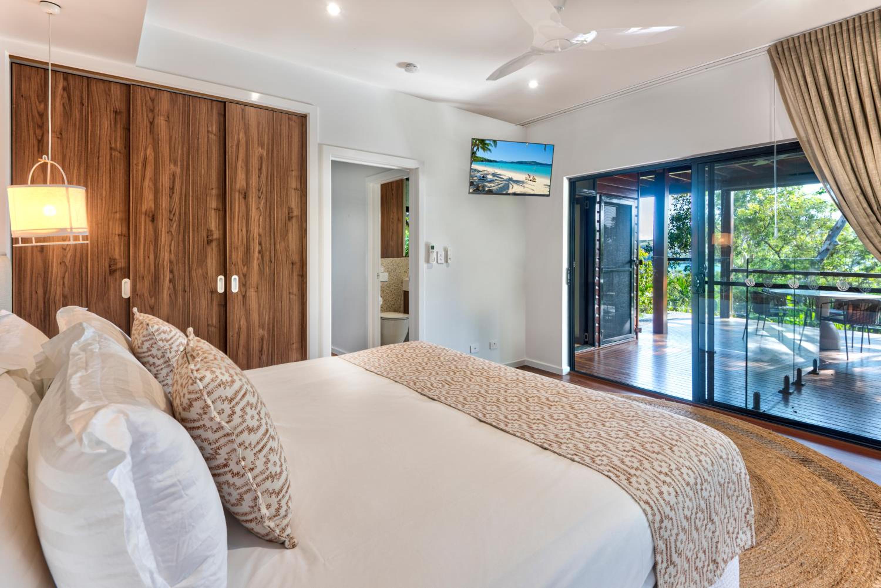 Point Blue on Hamilton Island by HIHA