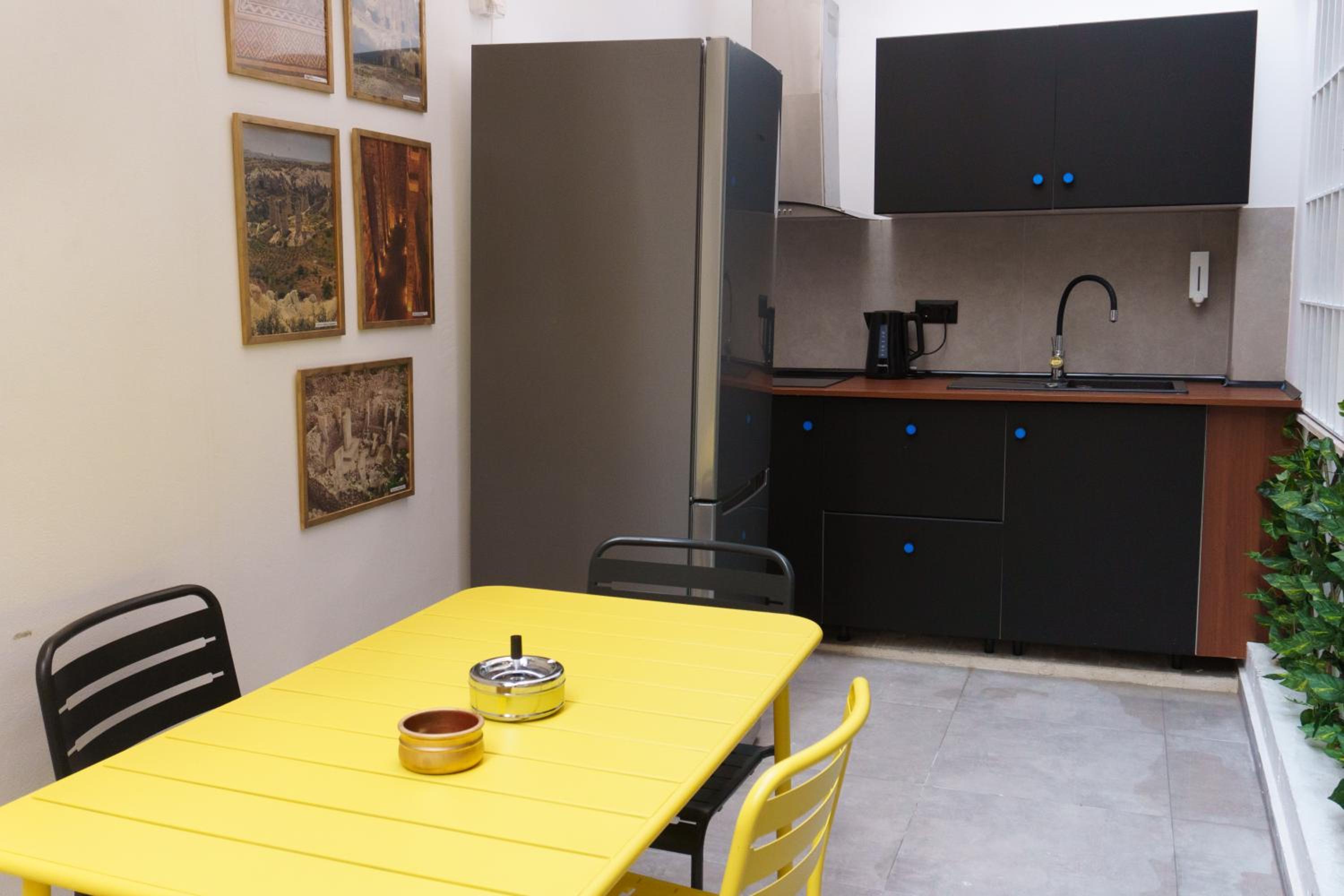Sani Deluxe Suites Home- Monastiraki Square - Brand New Home