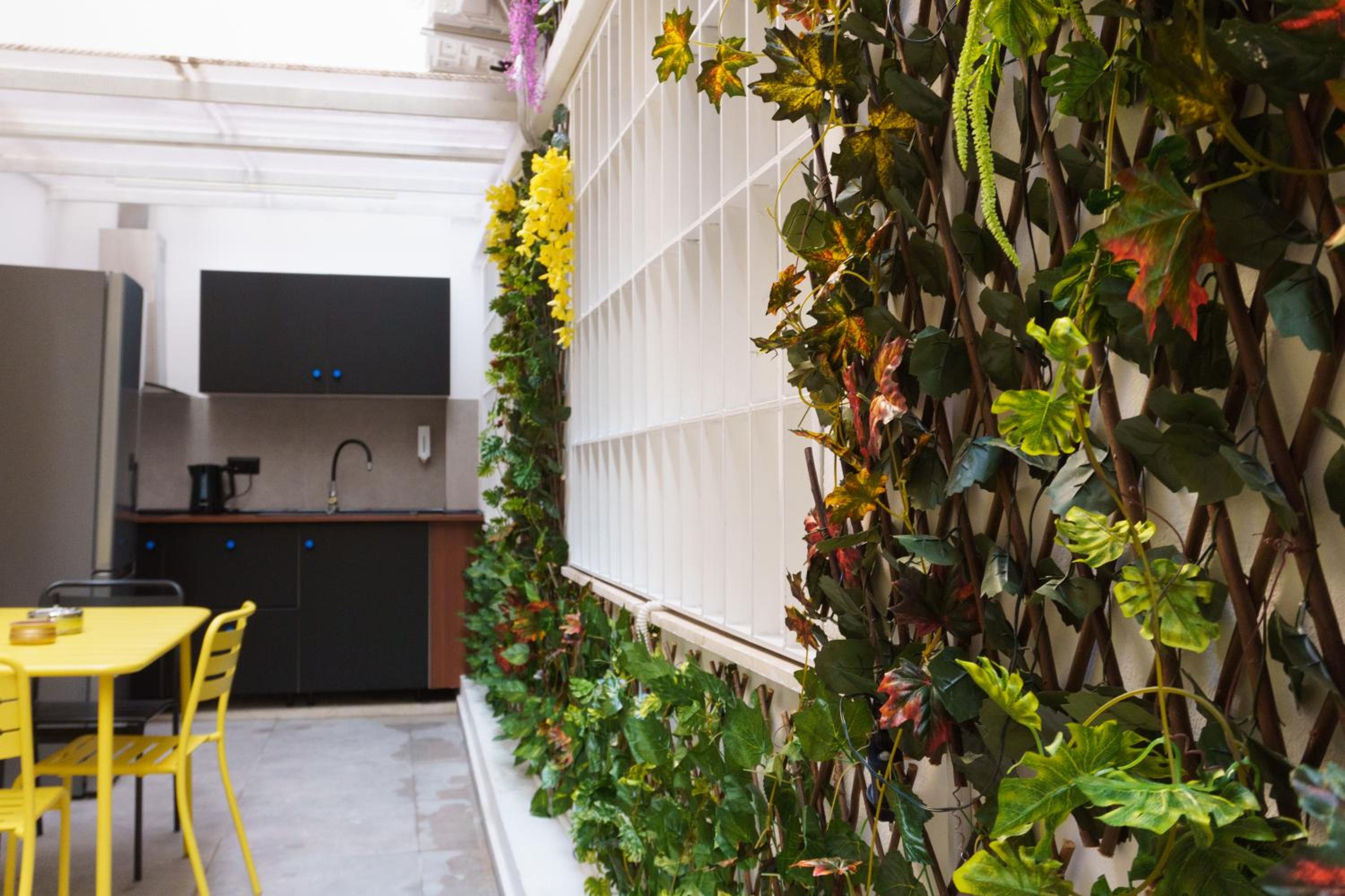 Sani Deluxe Suites Home- Monastiraki Square - Brand New Home