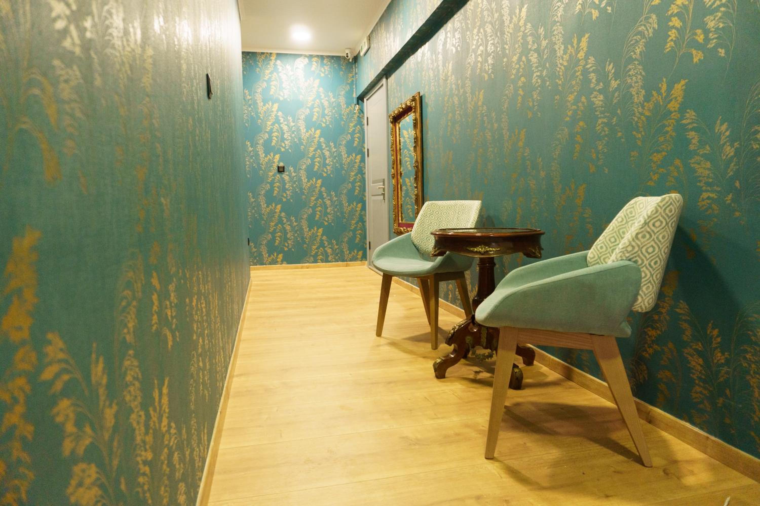 Sani Deluxe Suites Home- Monastiraki Square - Brand New Home