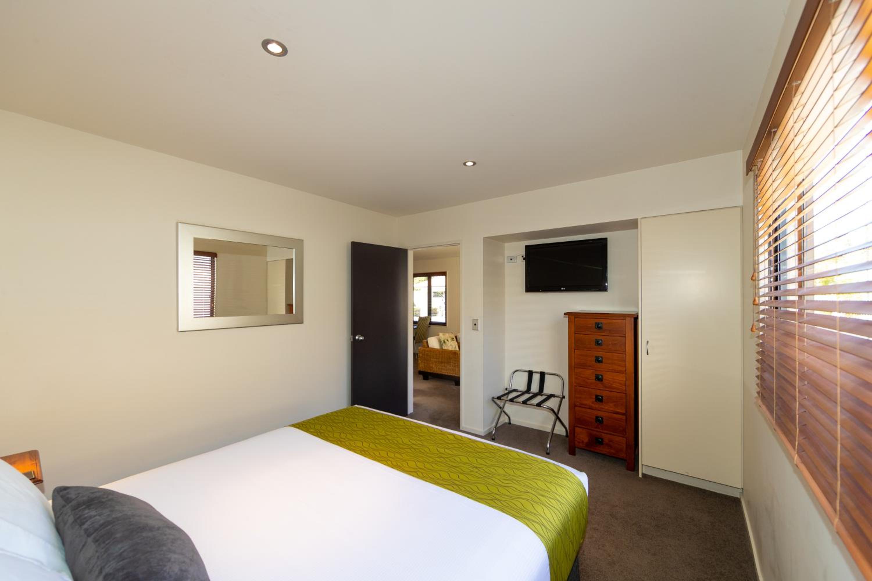 Harvest Lodge Motel