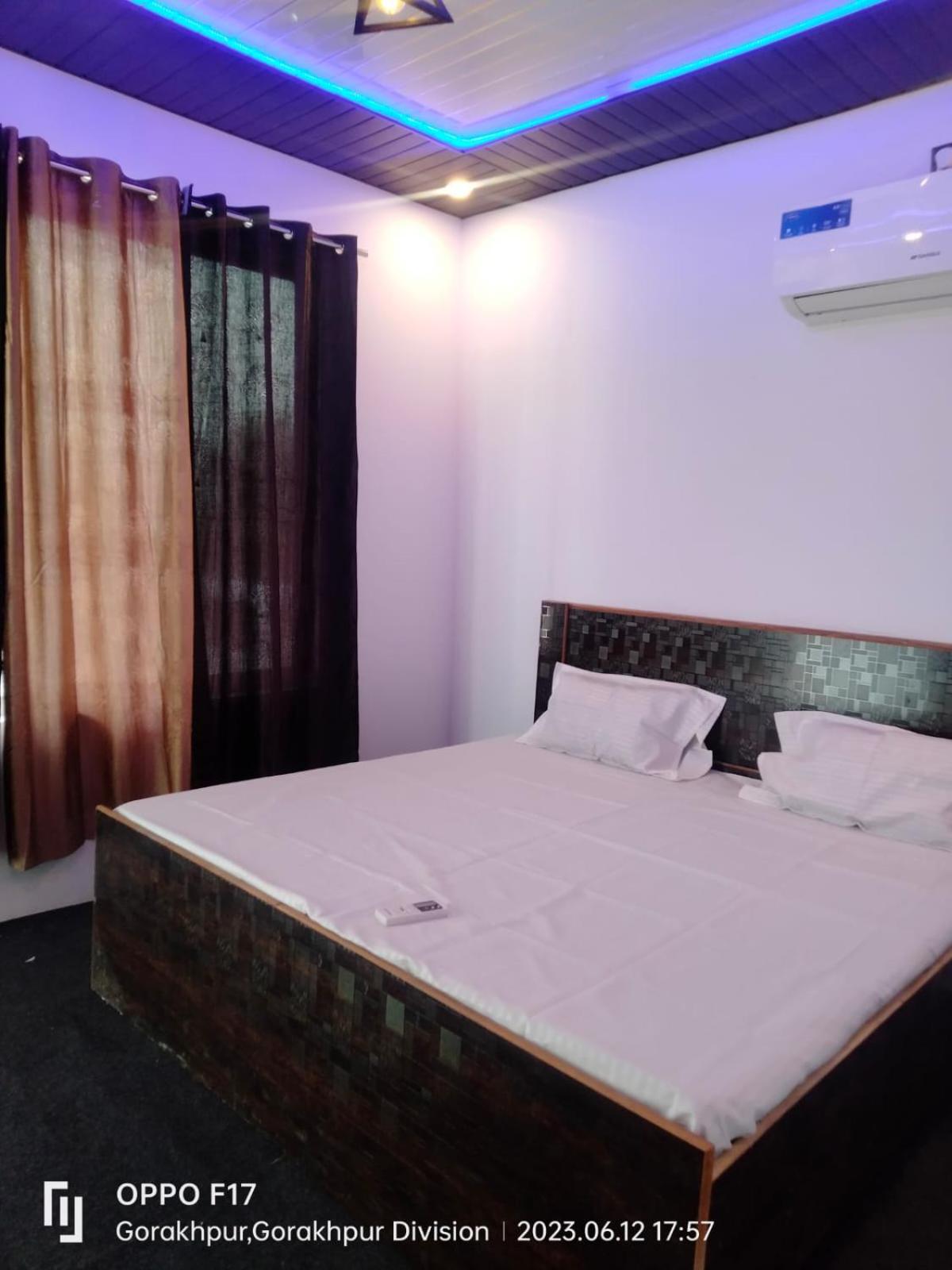 Privyrooms