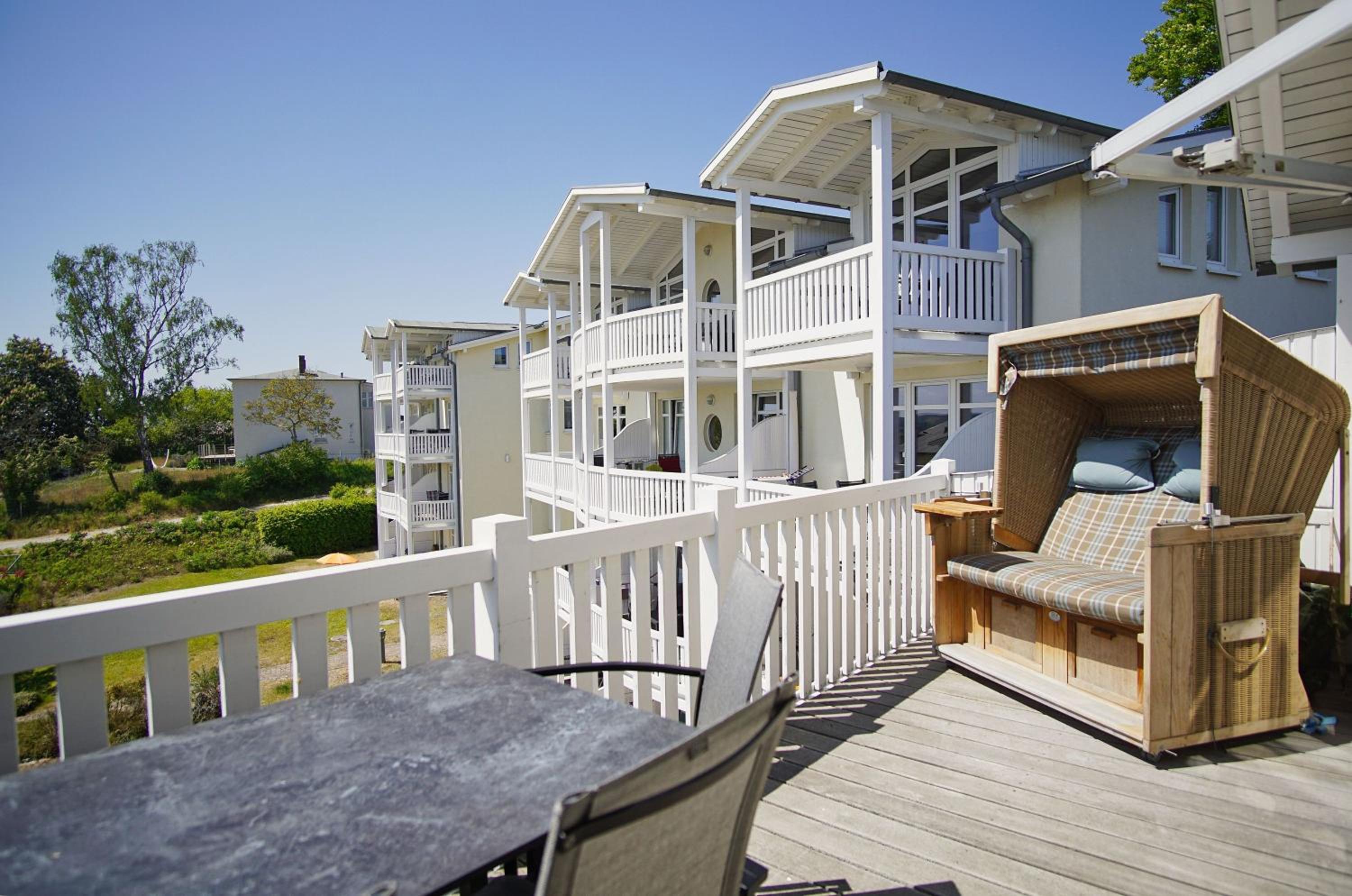 mit Meerblick und Balkon, strandnah, gratis Nutzung vom AHOI Erlebnisbad und Sauna in Sellin - Meeresblick FeWo 51