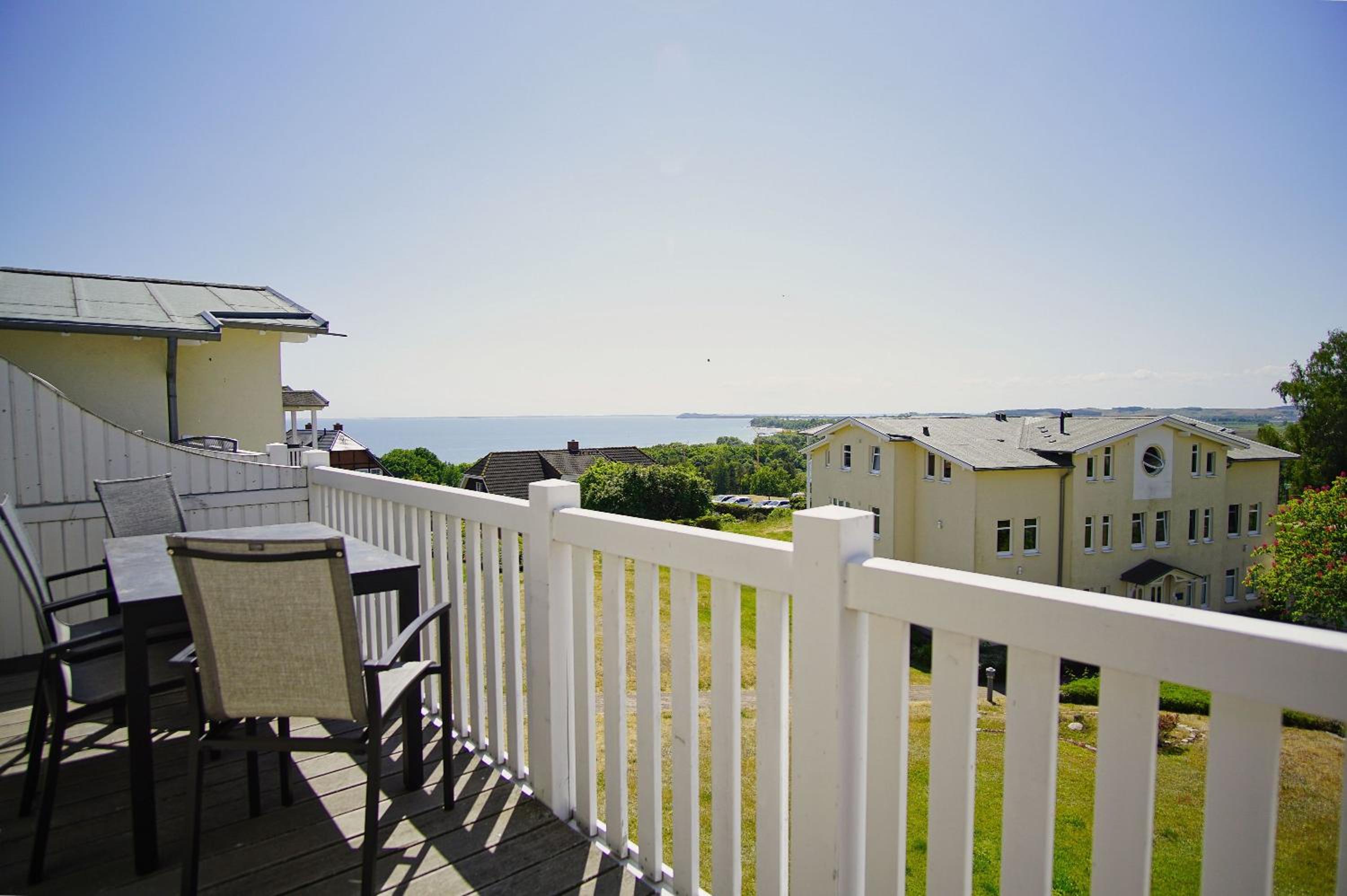 mit Meerblick und Balkon, strandnah, gratis Nutzung vom AHOI Erlebnisbad und Sauna in Sellin - Meeresblick FeWo 51
