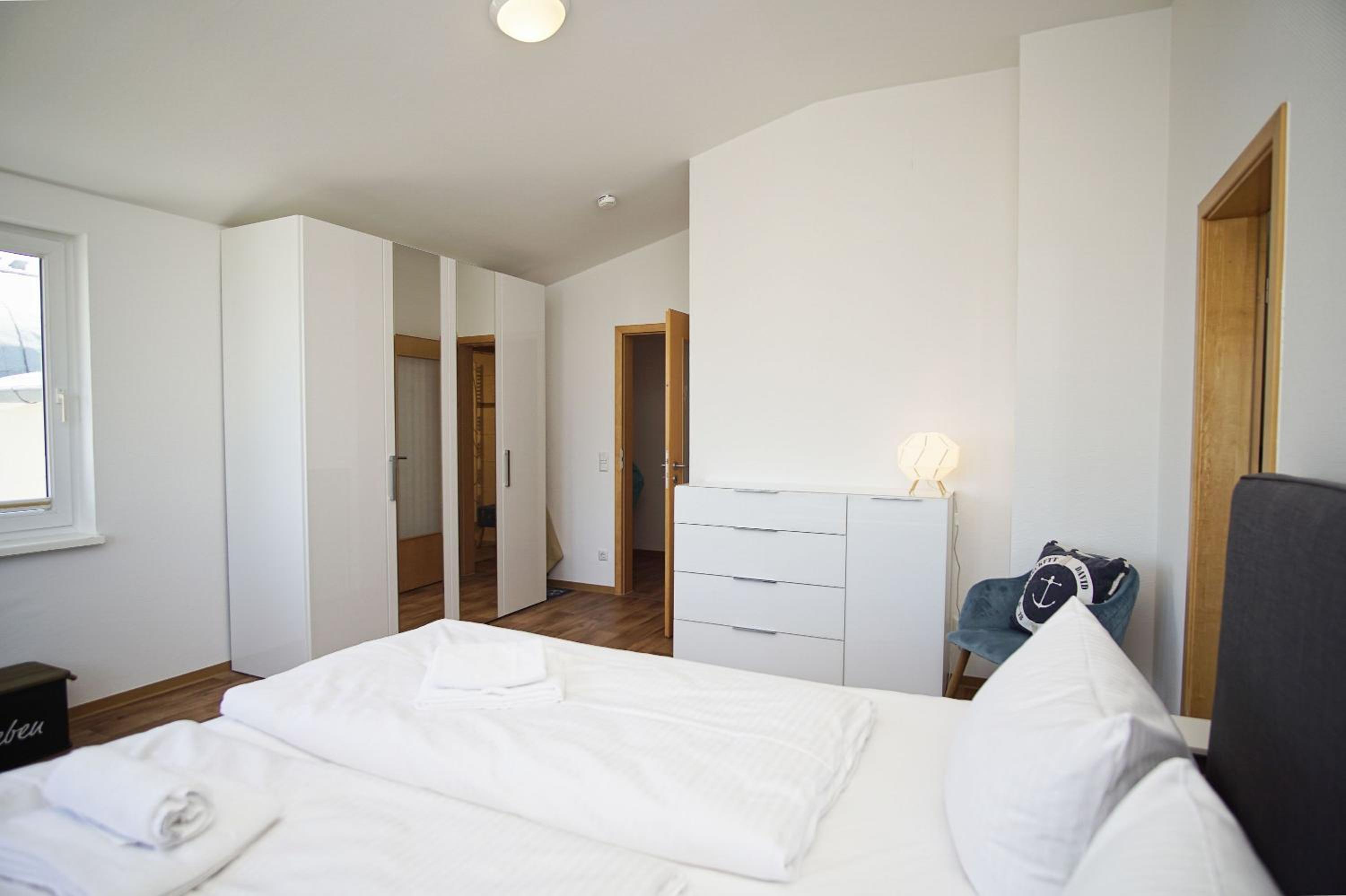 mit Meerblick und Balkon, strandnah, gratis Nutzung vom AHOI Erlebnisbad und Sauna in Sellin - Meeresblick FeWo 51