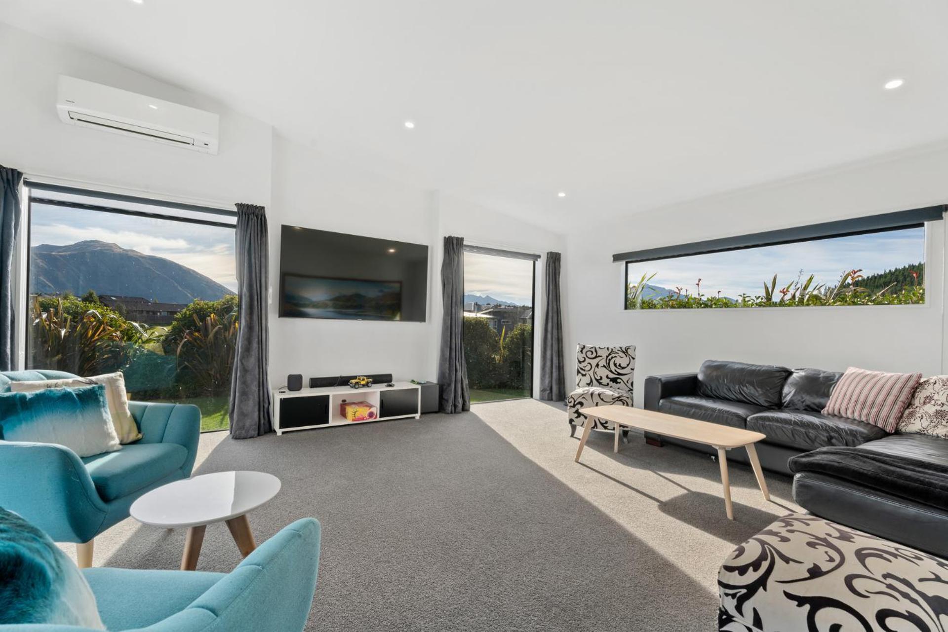 Casa Central - Wanaka Holiday Home view 3